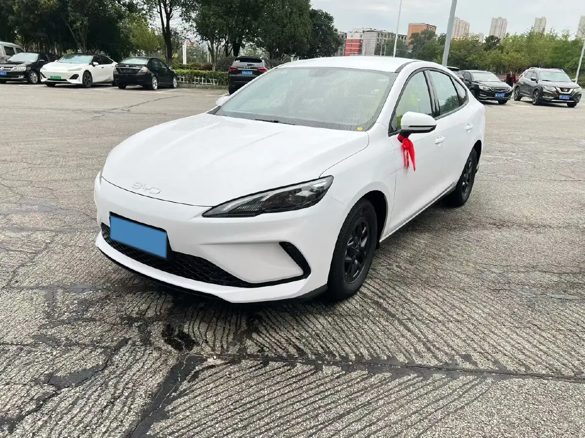 2025 BYD Seal05 DM-i 1.5L 101HP L4 E-CVT PHEV 7.68KWH