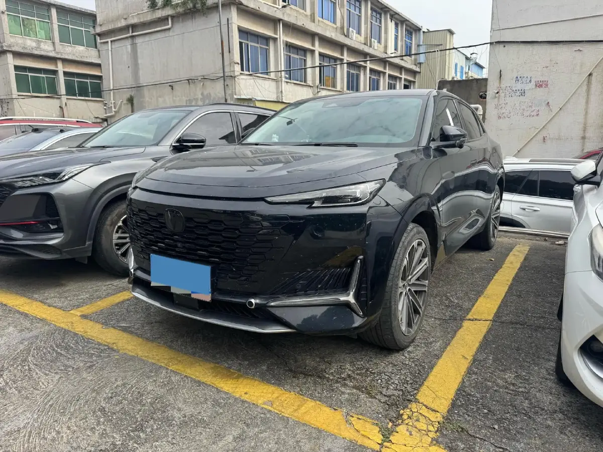 2021 ChangAn UNI-K 2.0T 233HP L4 8AT
