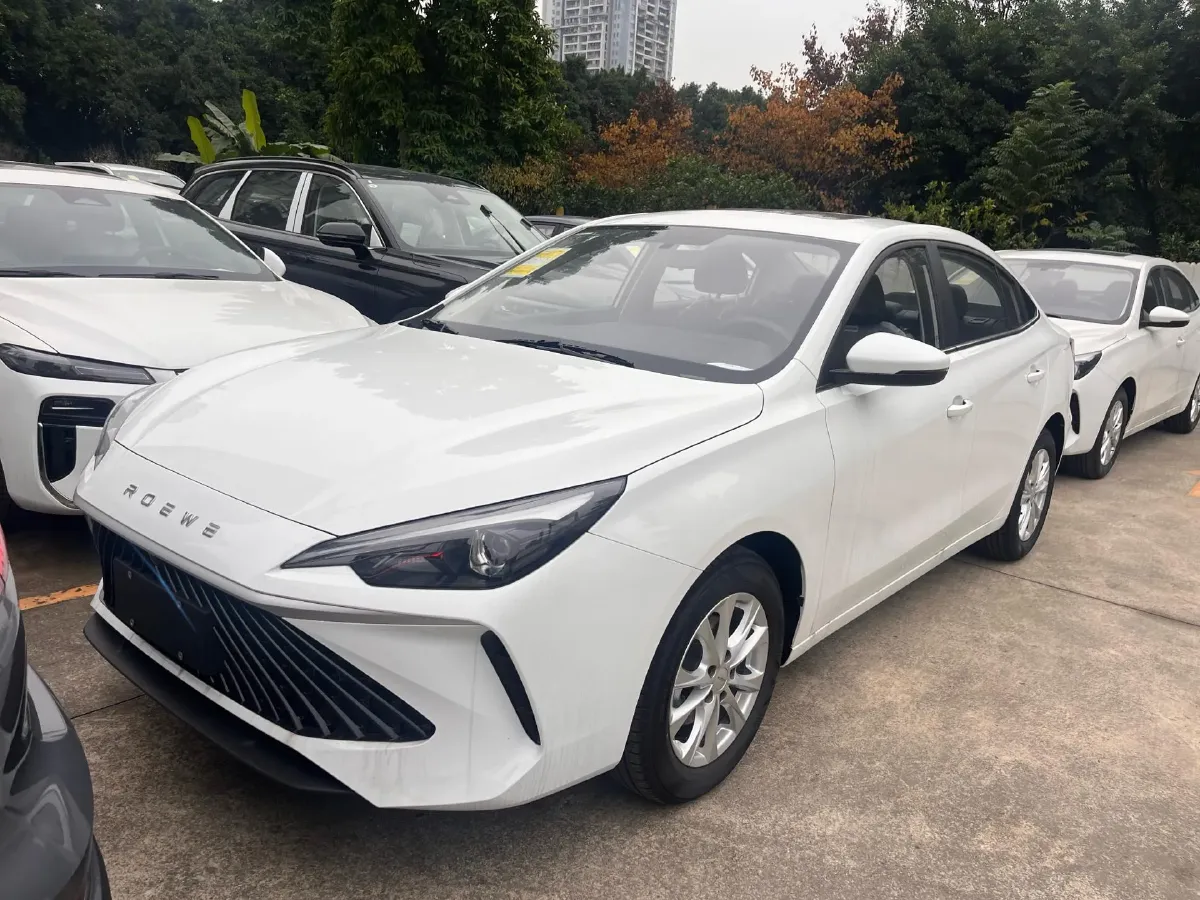 2026 Roewe i5 1.5L 129HP L4 CVT,autocango,china used car exporter,china ev exporter,chinese used car exporter,chinese used ev exporter