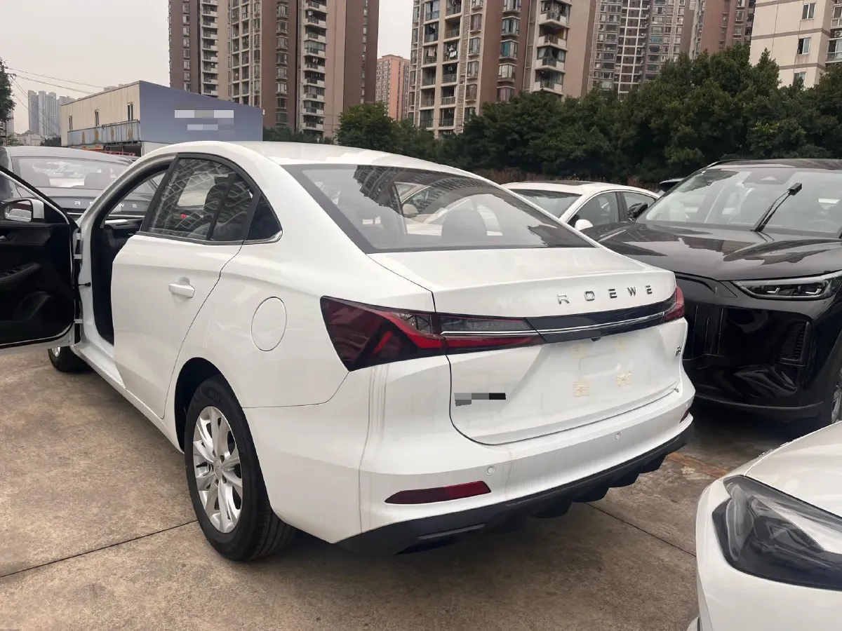 2026 Roewe i5 1.5L 129HP L4 CVT,autocango,china used car exporter,china ev exporter,chinese used car exporter,chinese used ev exporter