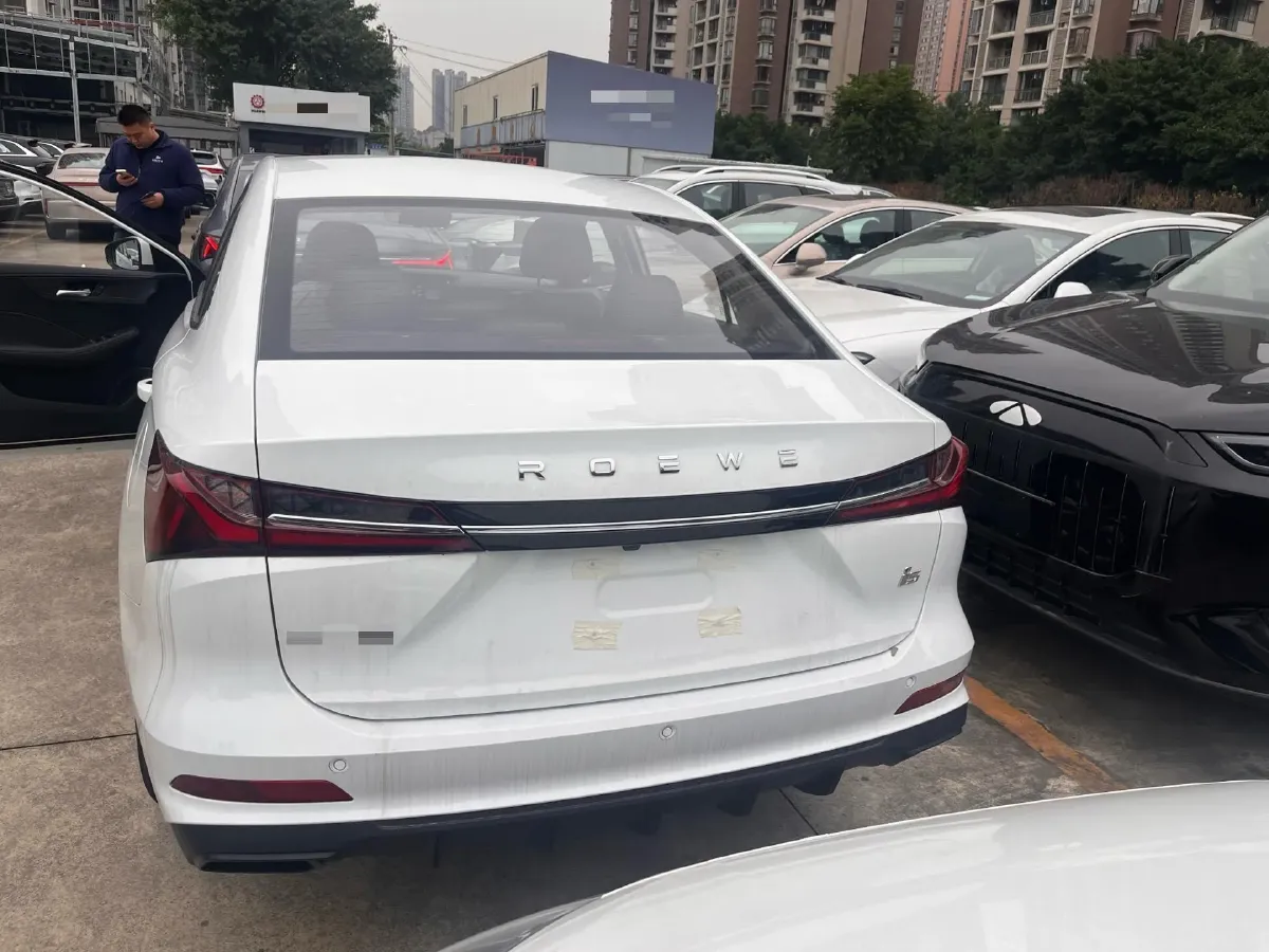 2026 Roewe i5 1.5L 129HP L4 CVT,autocango,china used car exporter,china ev exporter,chinese used car exporter,chinese used ev exporter