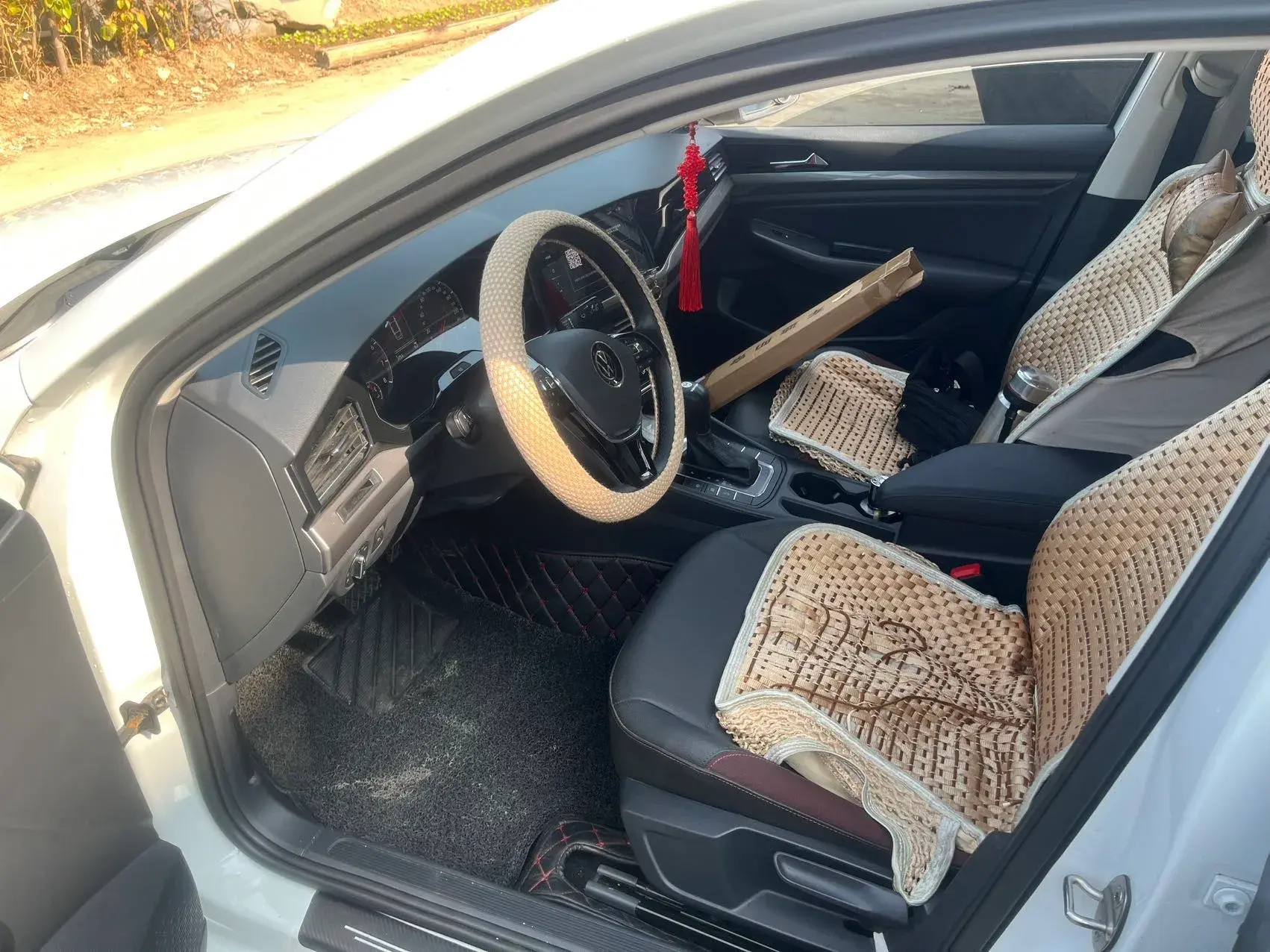 2021 VOLKSWAGEN BORA thumbnail 4