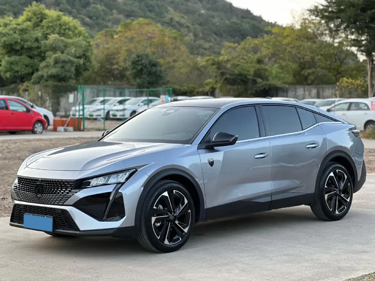 2023 Peugeot 408X 1.6T 175HP L4 8AT,autocango,china used car exporter,china ev exporter,chinese used car exporter,chinese used ev exporter