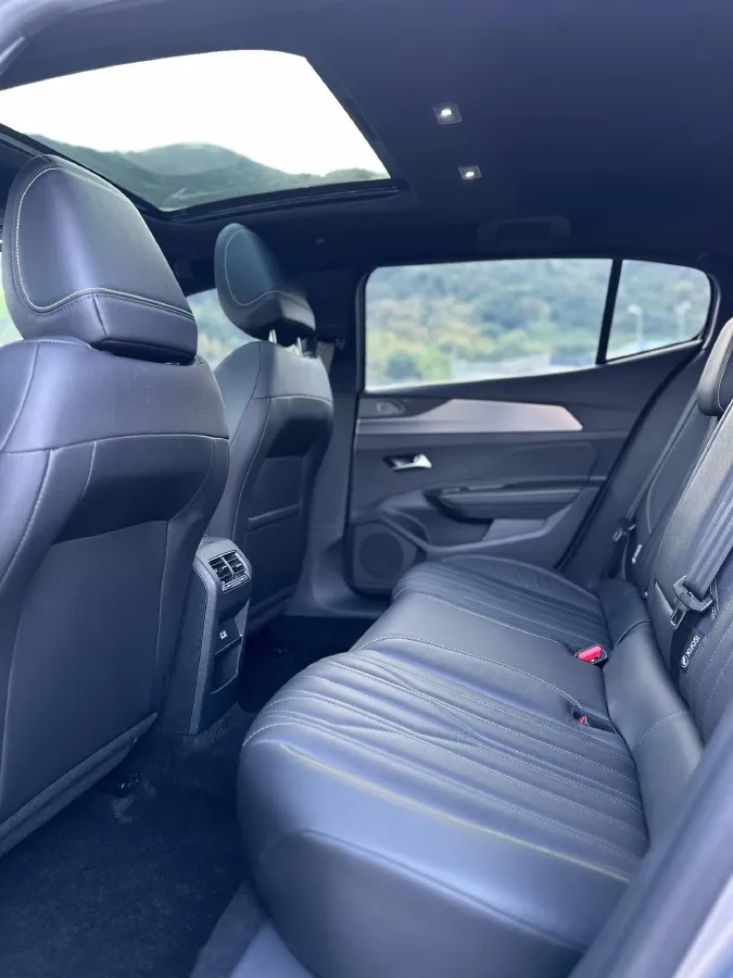 2023 Peugeot 408X 1.6T 175HP L4 8AT,autocango,china used car exporter,china ev exporter,chinese used car exporter,chinese used ev exporter