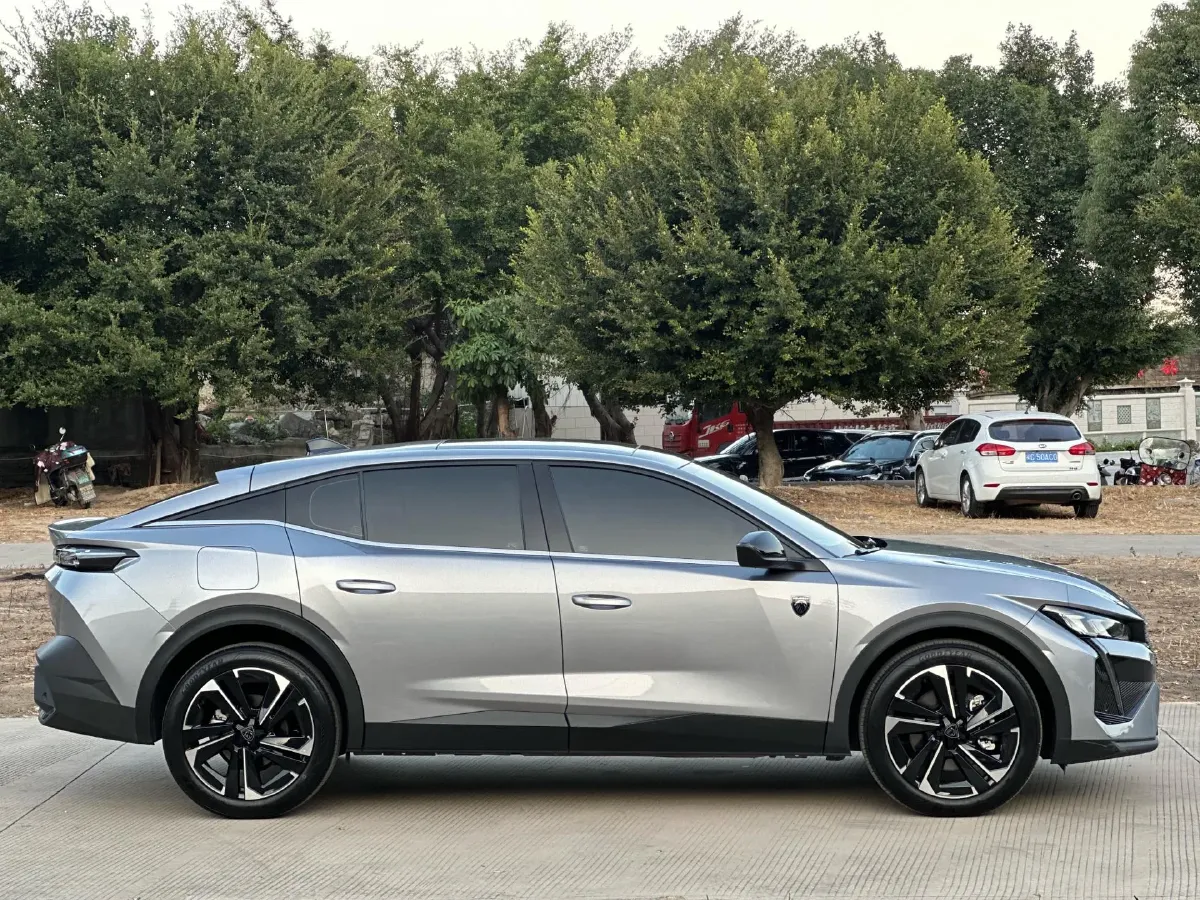 2023 Peugeot 408X 1.6T 175HP L4 8AT,autocango,china used car exporter,china ev exporter,chinese used car exporter,chinese used ev exporter