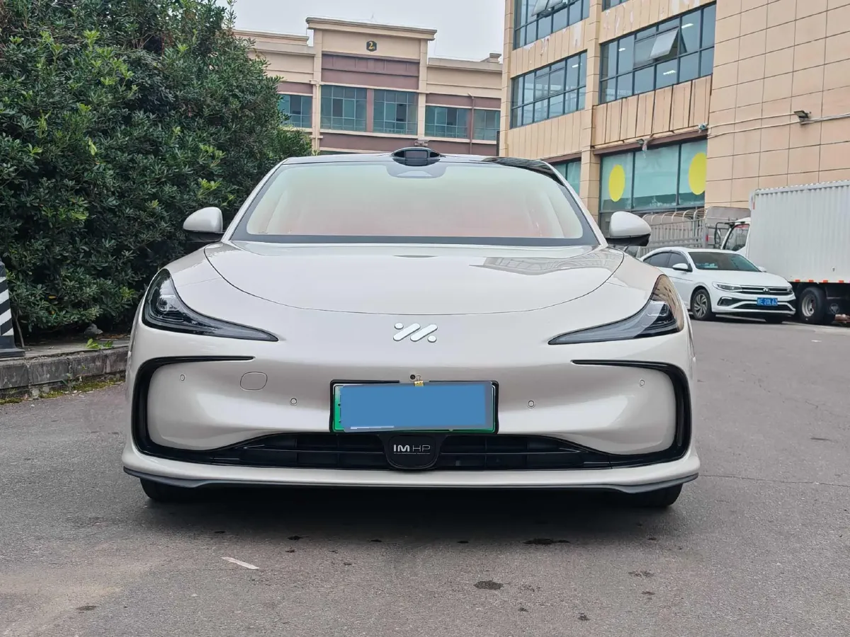 2024 IM L6 BEV 75KWH,autocango,china used car exporter,china ev exporter,chinese used car exporter,chinese used ev exporter