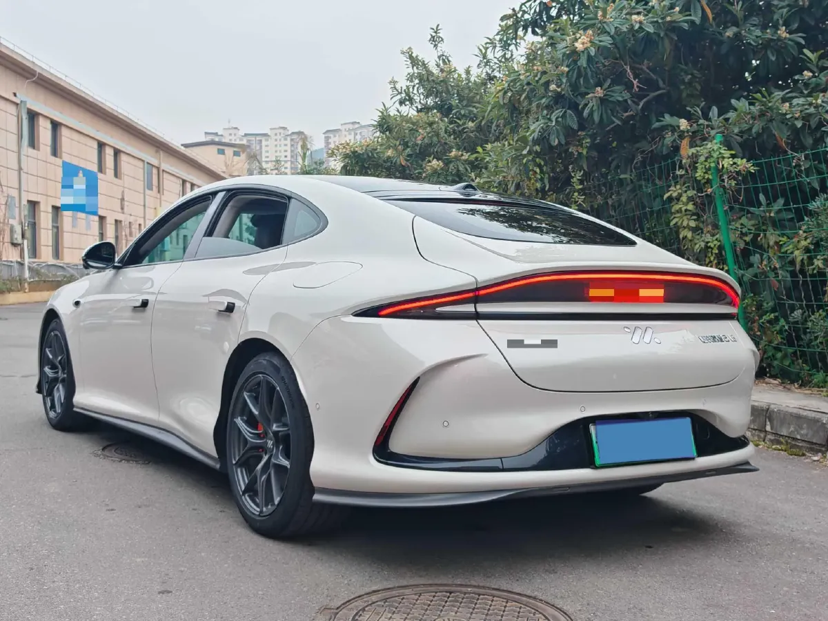 2024 IM L6 BEV 75KWH,autocango,china used car exporter,china ev exporter,chinese used car exporter,chinese used ev exporter