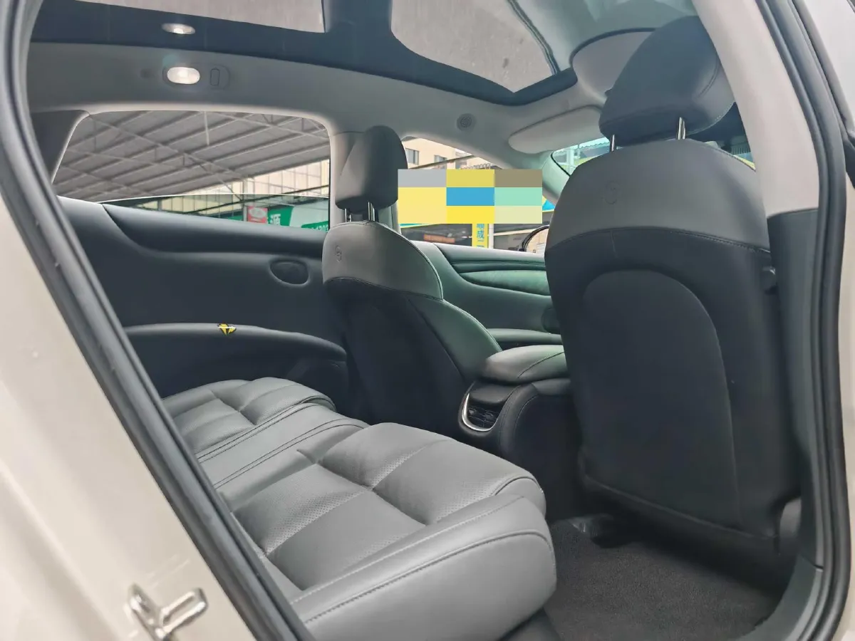 2024 IM L6 BEV 75KWH,autocango,china used car exporter,china ev exporter,chinese used car exporter,chinese used ev exporter