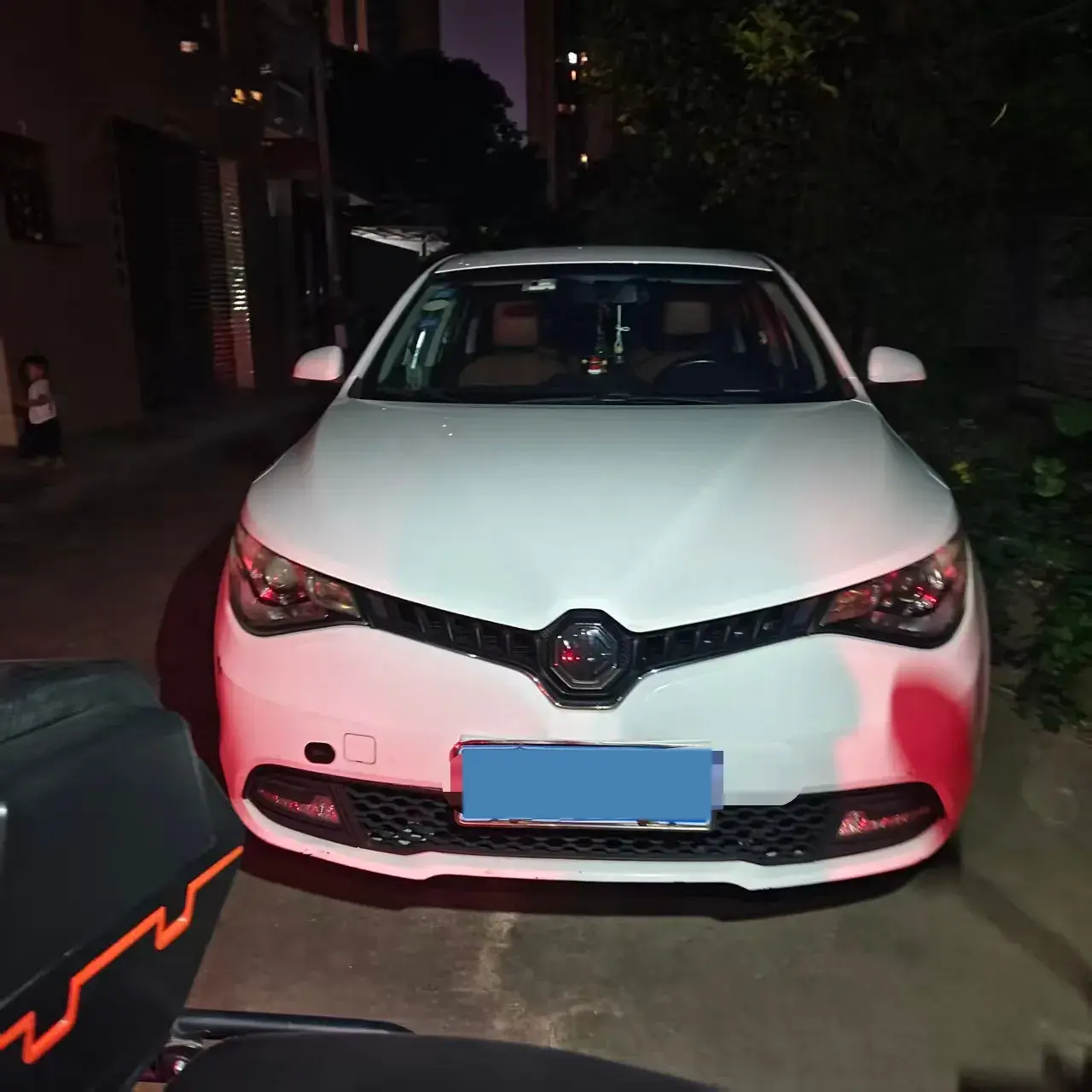 2016 MG GT thumbnail 2