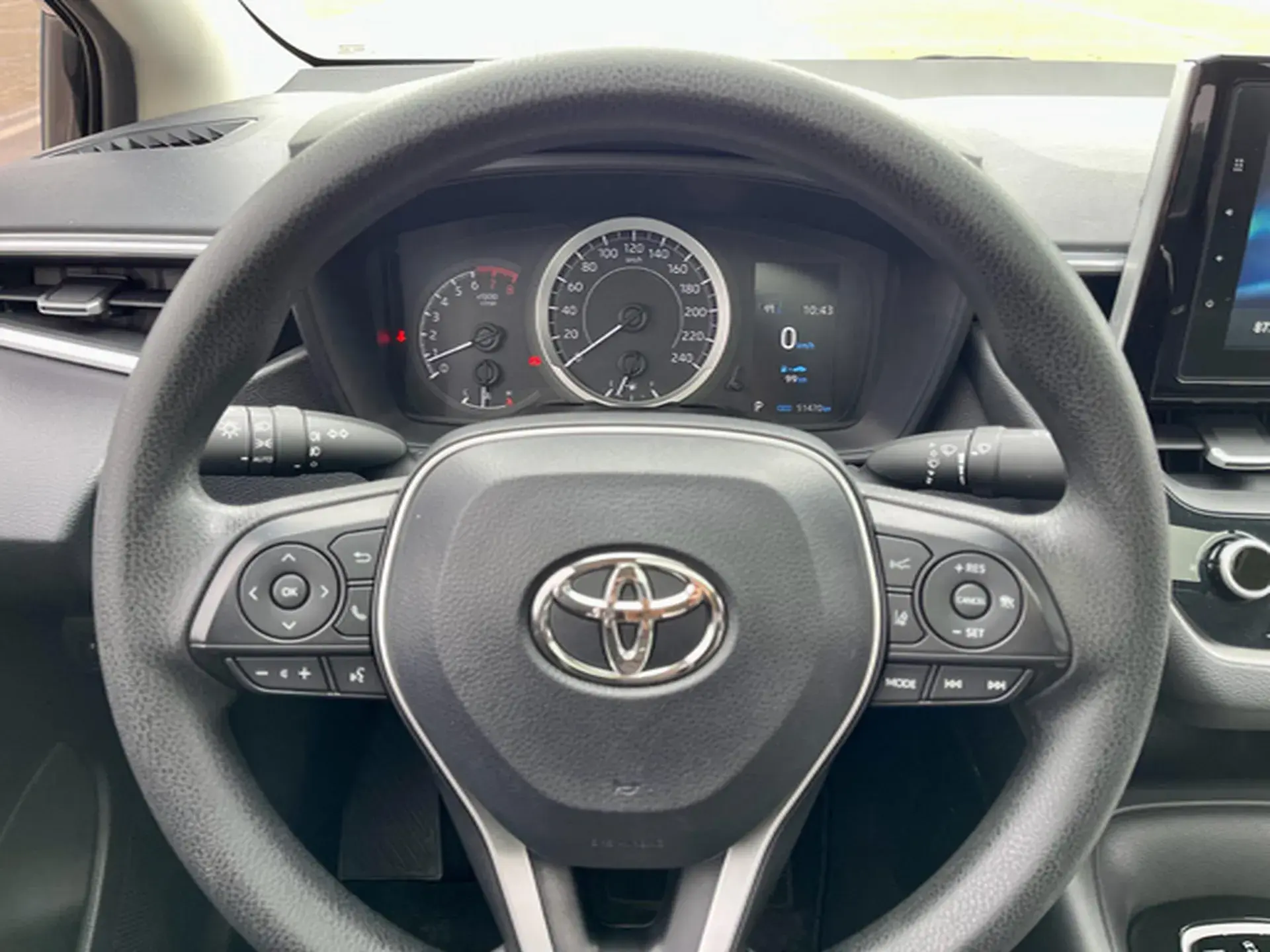 2019 TOYOTA COROLLA thumbnail 3