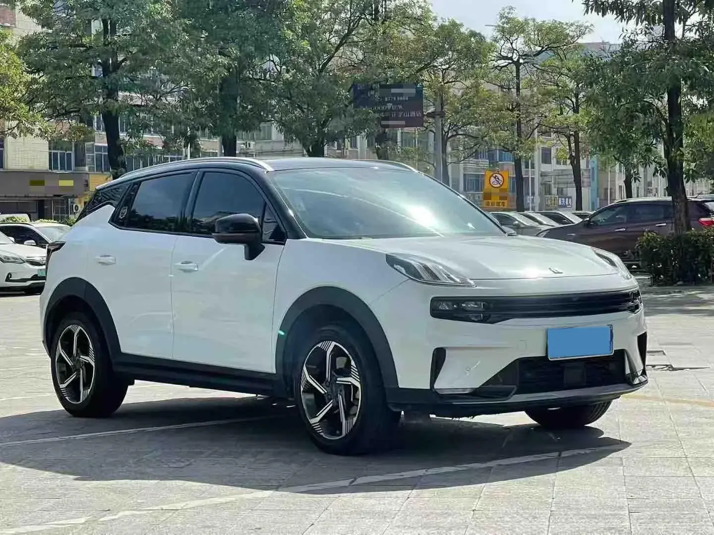 2020 LYNK&CO 06 thumbnail 3