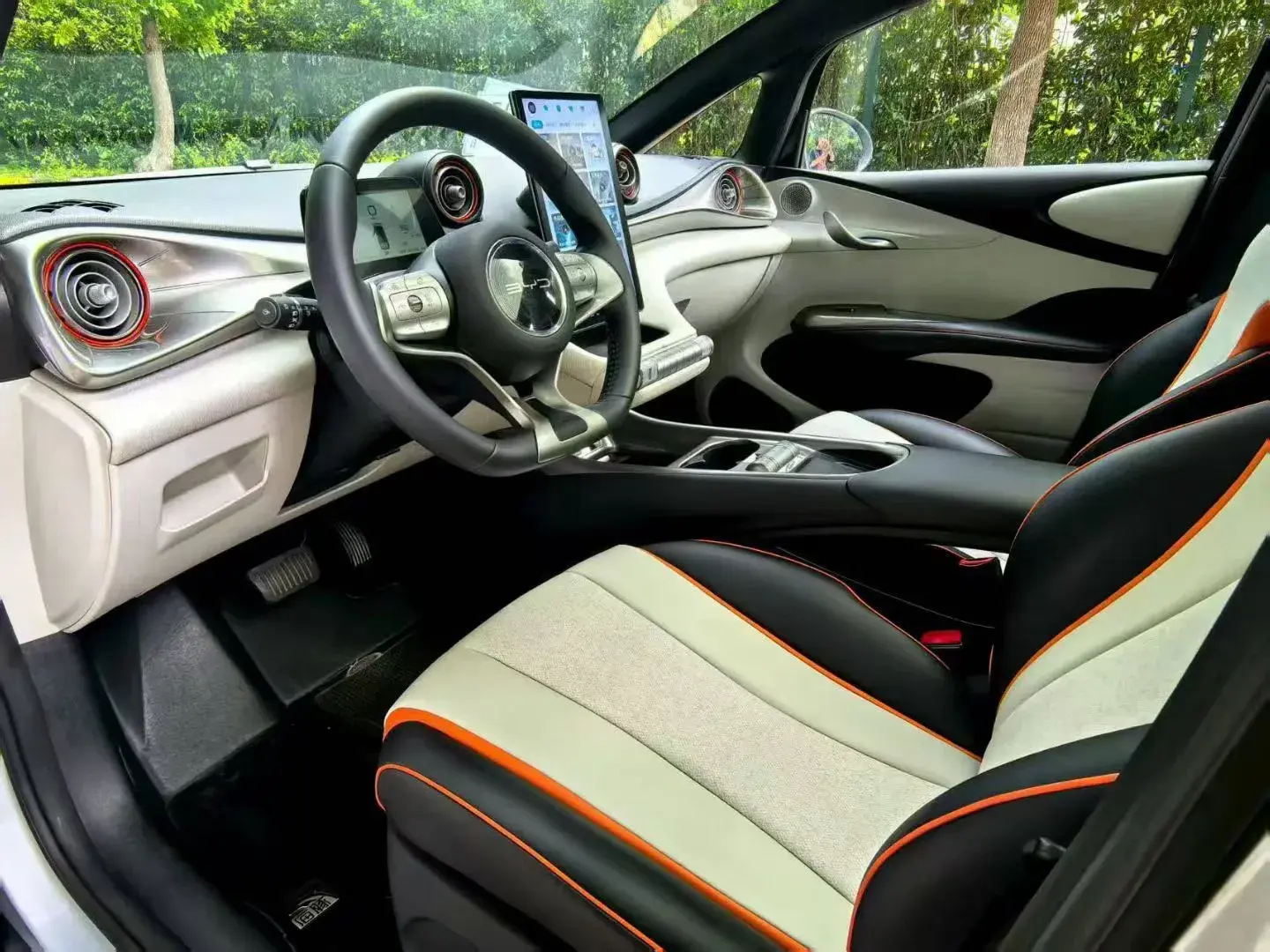 2023 BYD DOLPHIN thumbnail 4