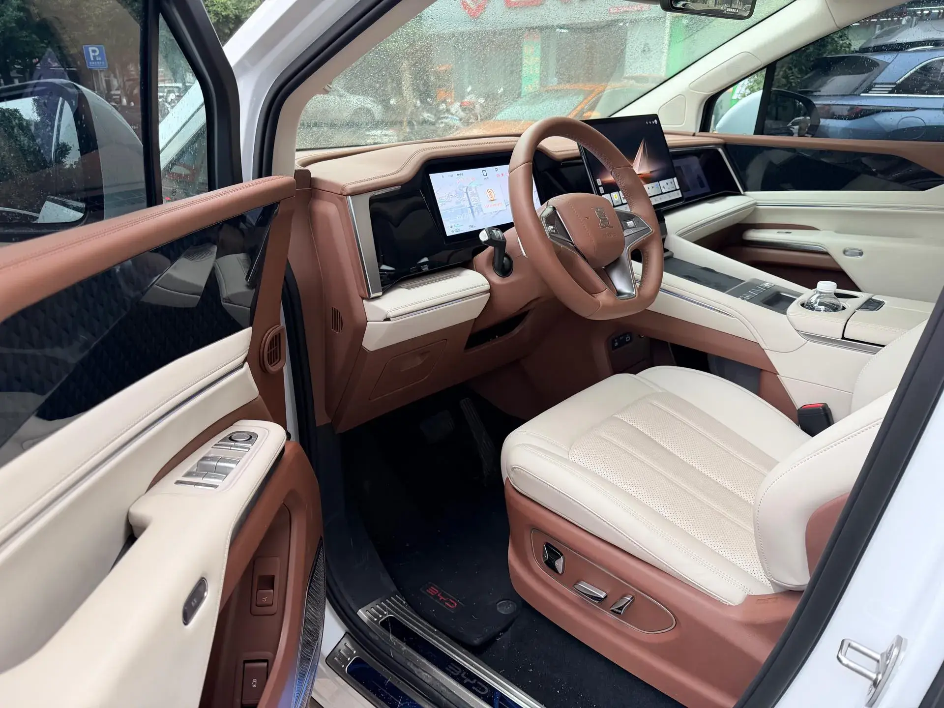 2025 BYD XIA thumbnail 2