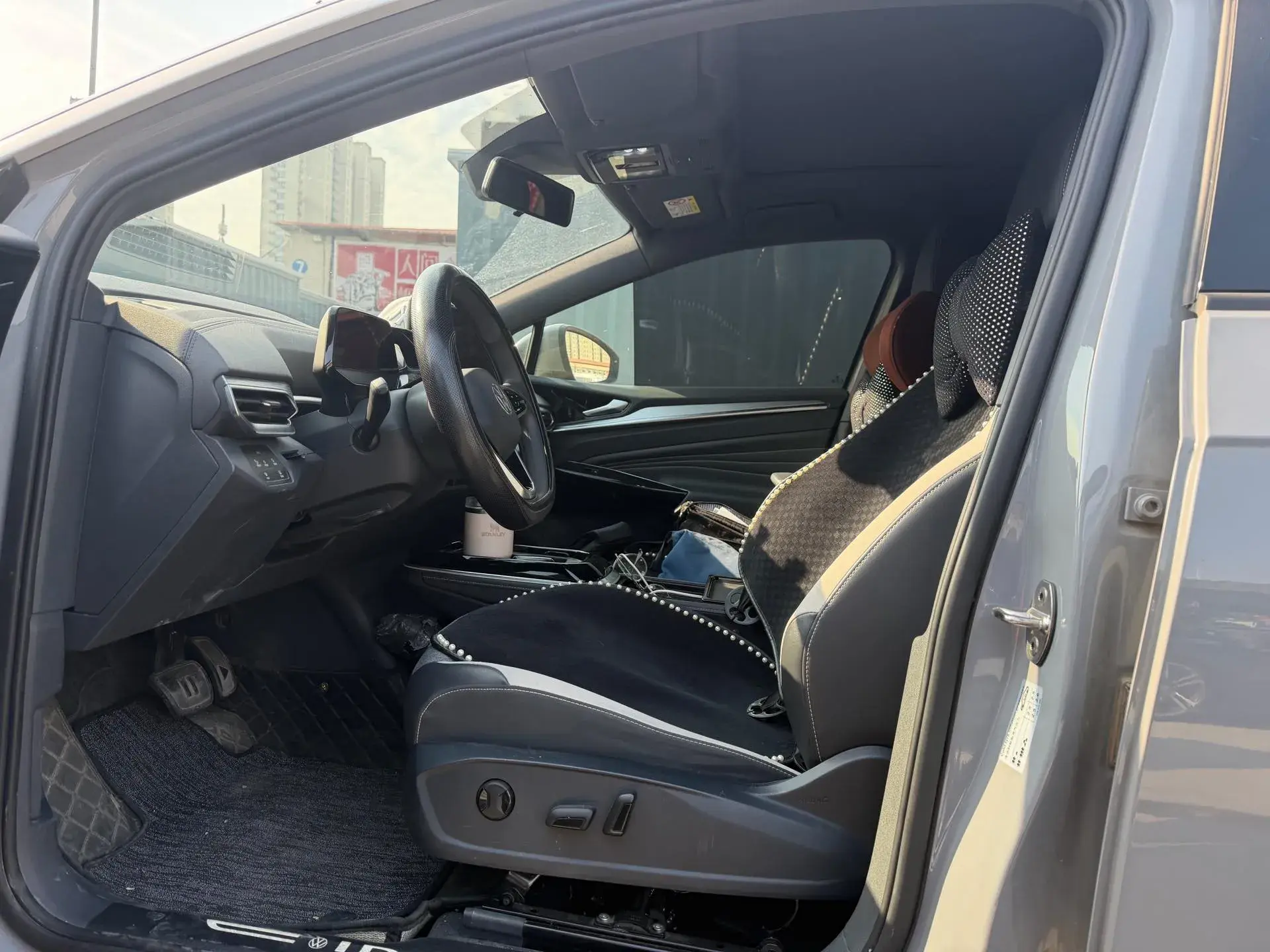 2024 VOLKSWAGEN ID.4 thumbnail 3