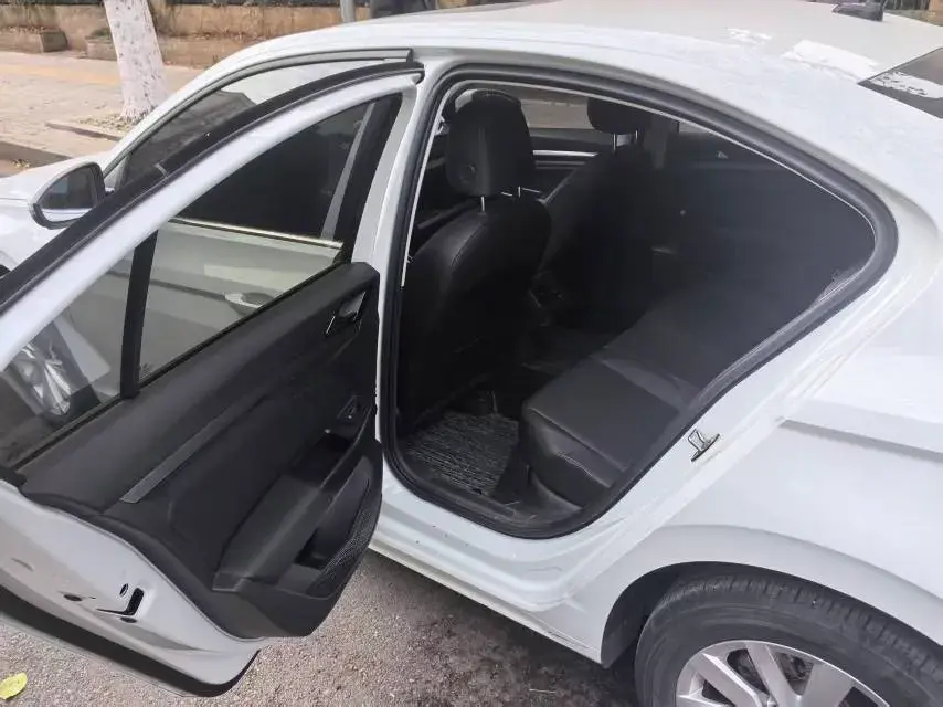 2021 VOLKSWAGEN BORA thumbnail 4