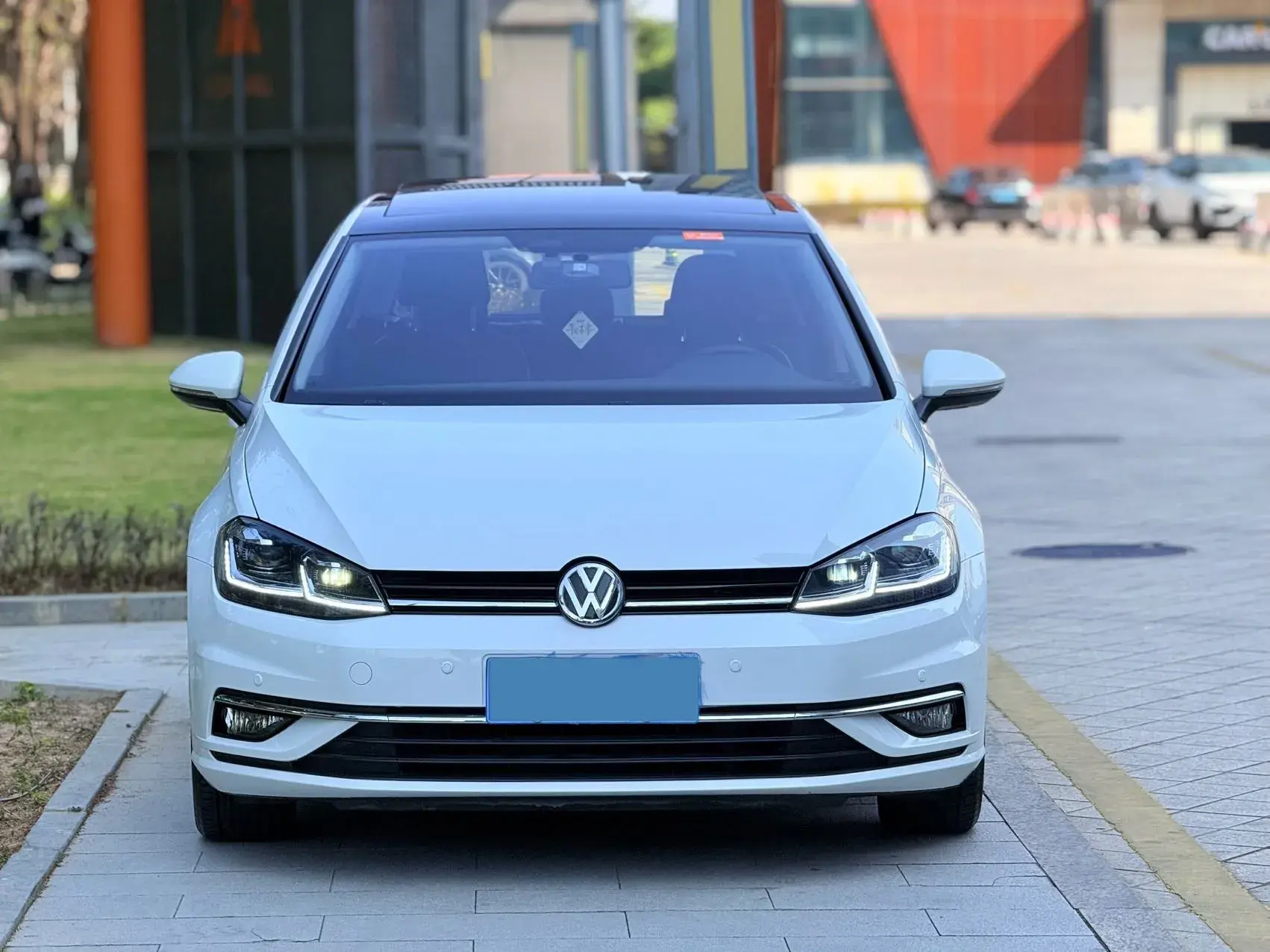 2018 VOLKSWAGEN GOLF thumbnail 2