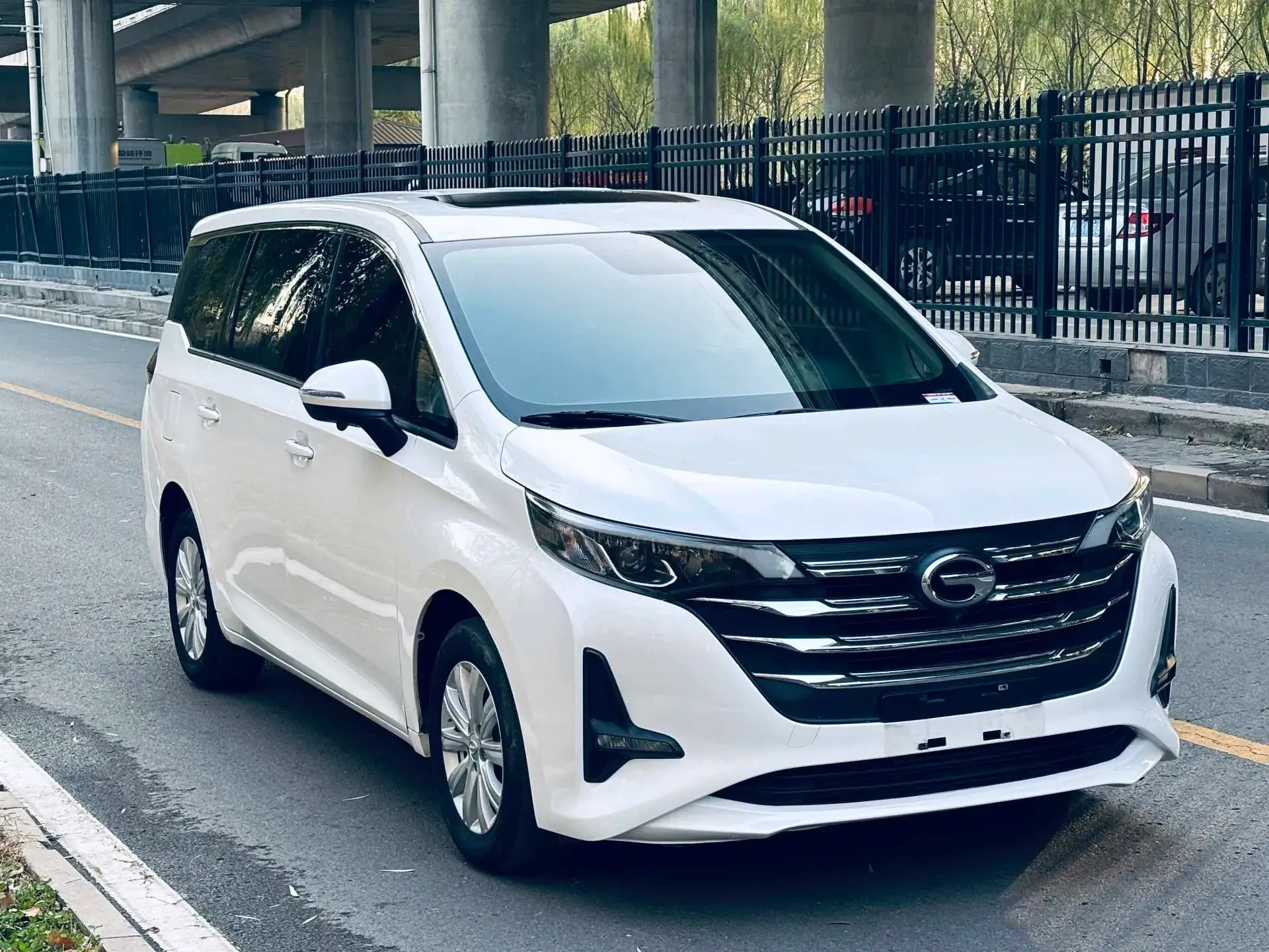 2021 GAC TRUMPCHI thumbnail 3