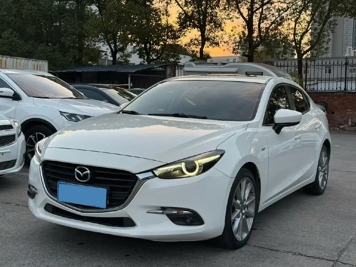 2017 Mazda 3 Axela 2.0L 158HP L4 6AT