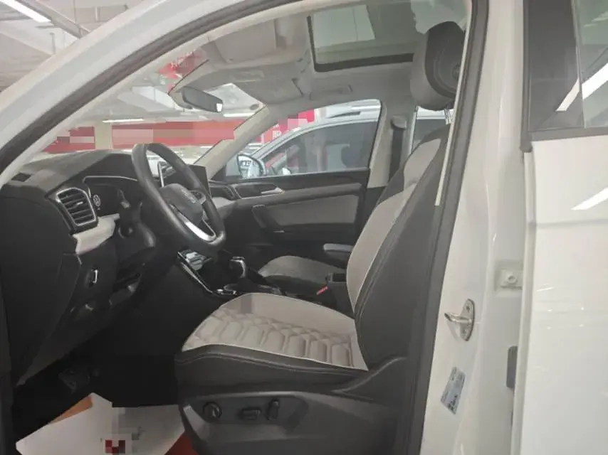 2023 VOLKSWAGEN TAYRON thumbnail 2