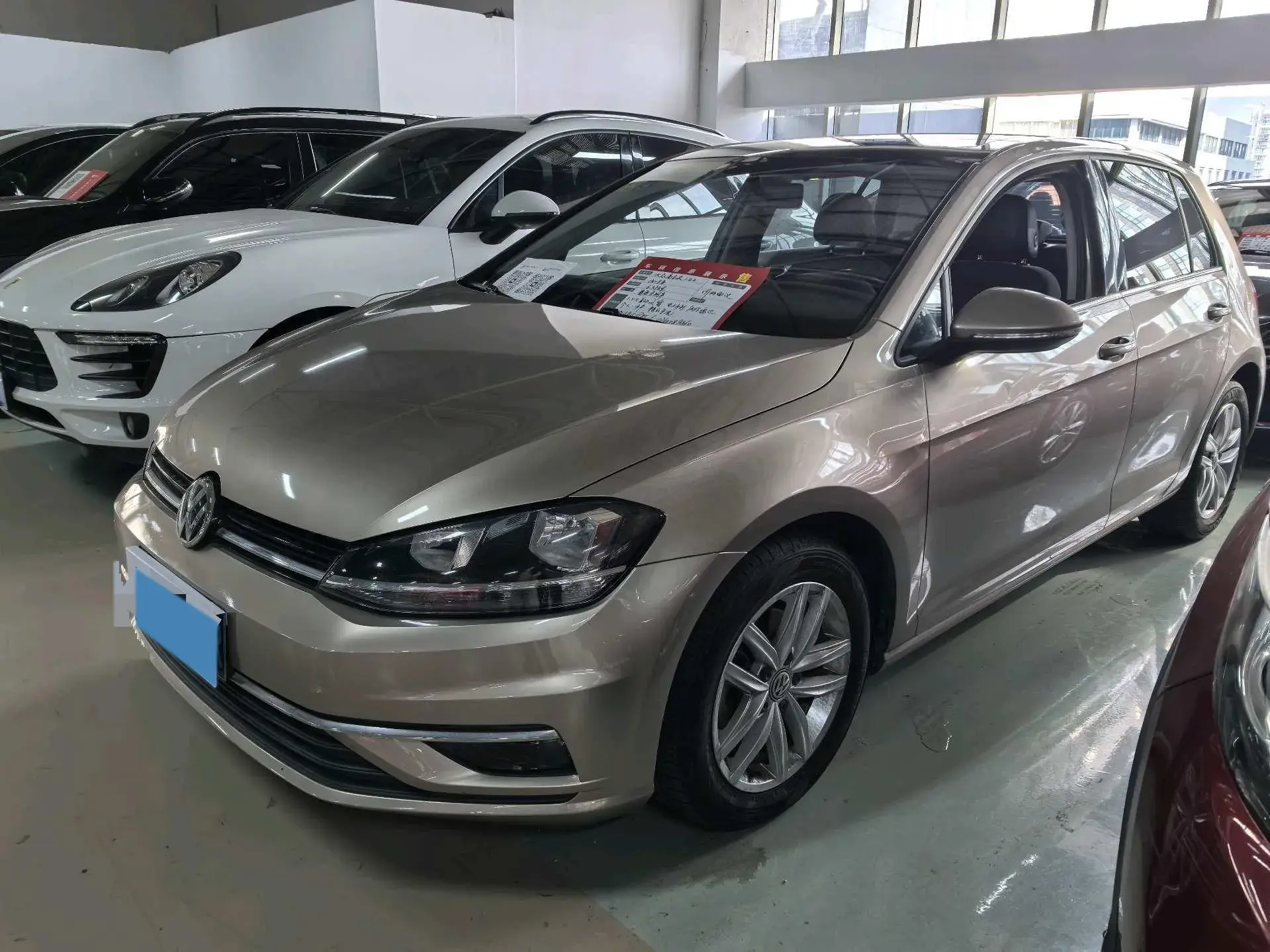 2018 VOLKSWAGEN GOLF view 1