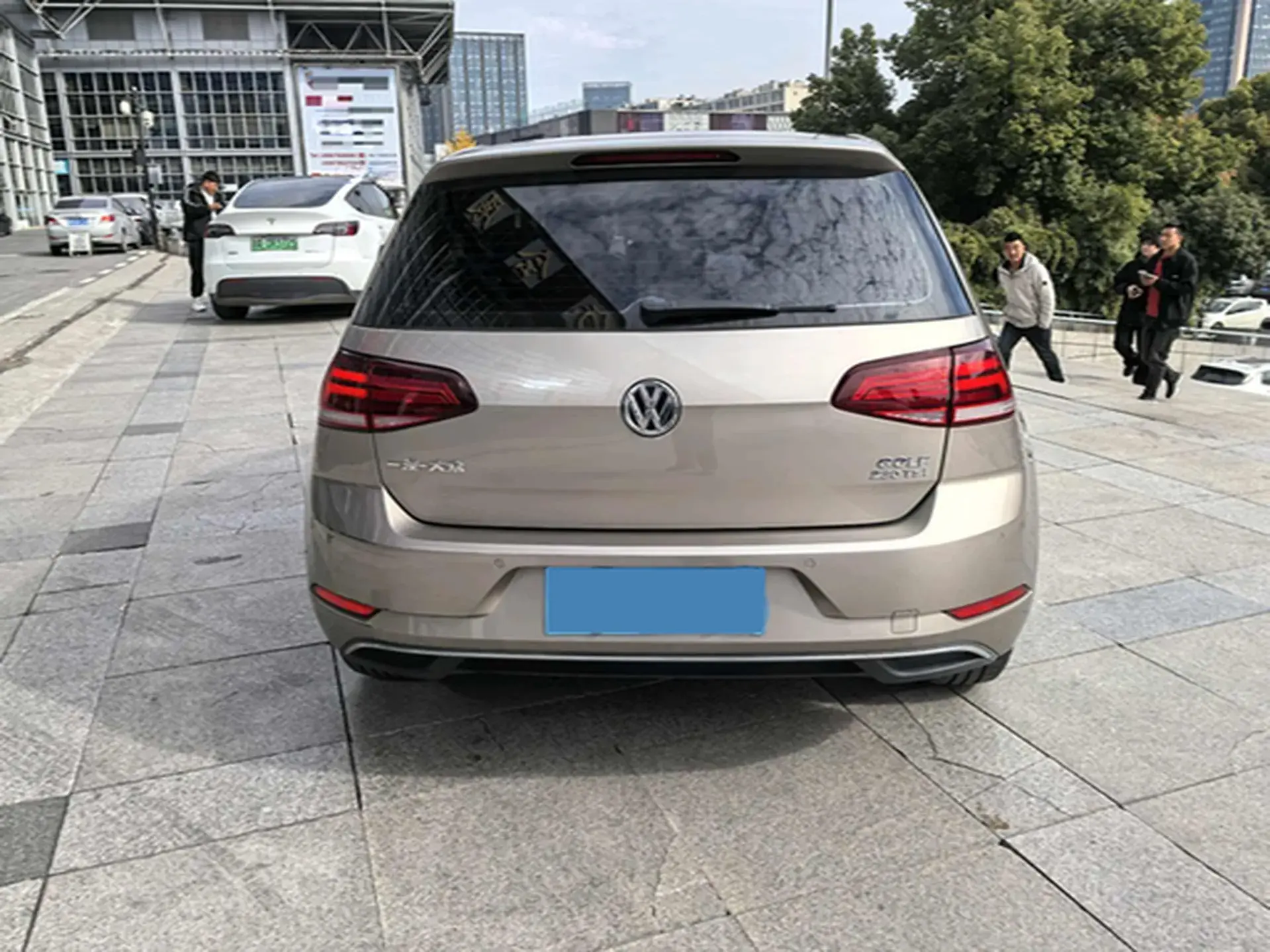 2018 VOLKSWAGEN GOLF thumbnail 4