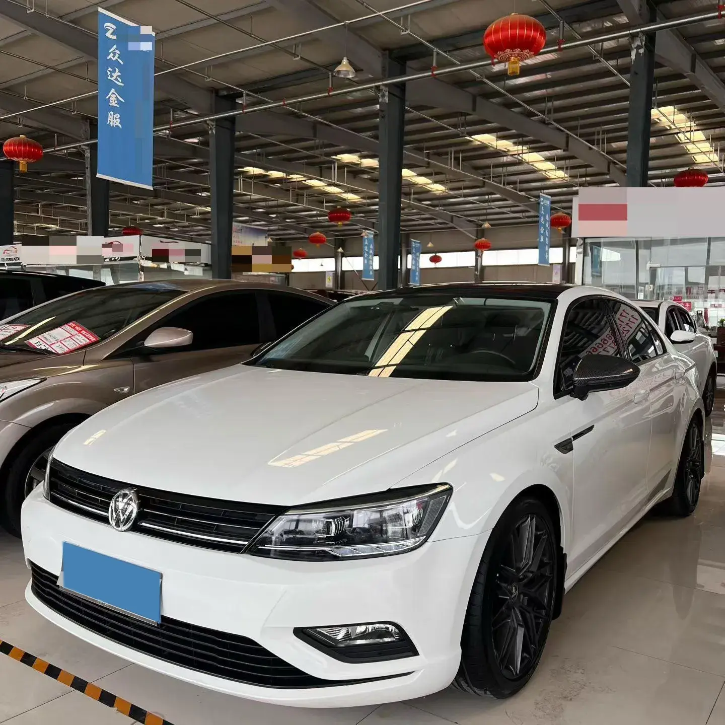 2017 VOLKSWAGEN LAMANDO view 1