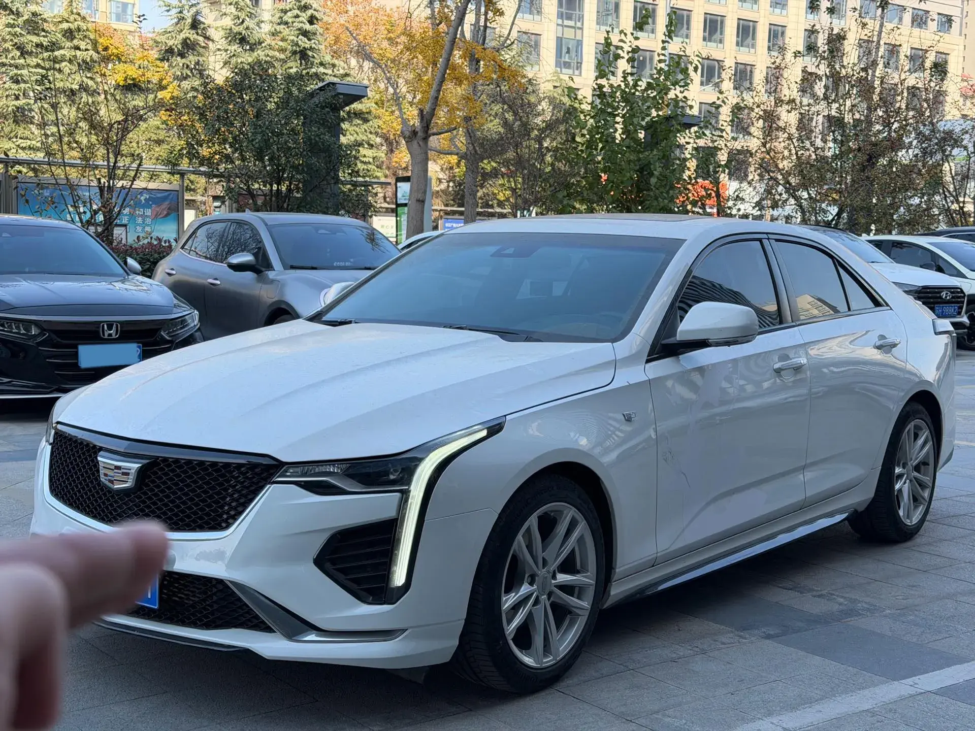 2021 CADILLAC CT4 view 1