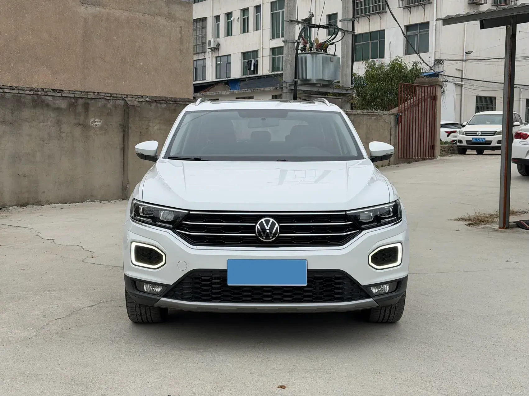 2021 VOLKSWAGEN T-ROC thumbnail 2