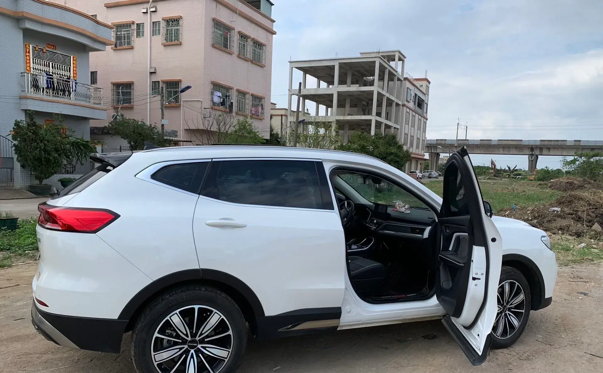 2023 HAVAL H6 thumbnail 3