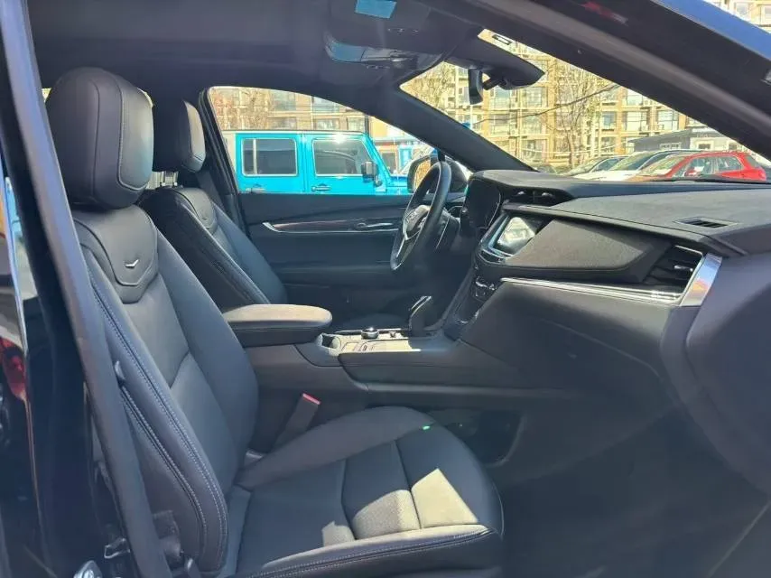 2024 Cadillac XT5 2.0T 237HP L4 9AT,autocango,china used car exporter,china ev exporter,chinese used car exporter,chinese used ev exporter