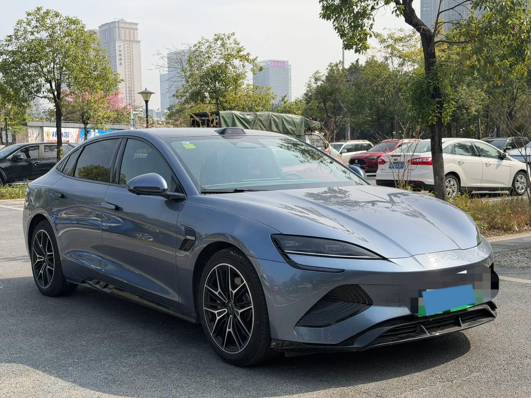 2025 BYD SEAL thumbnail 3