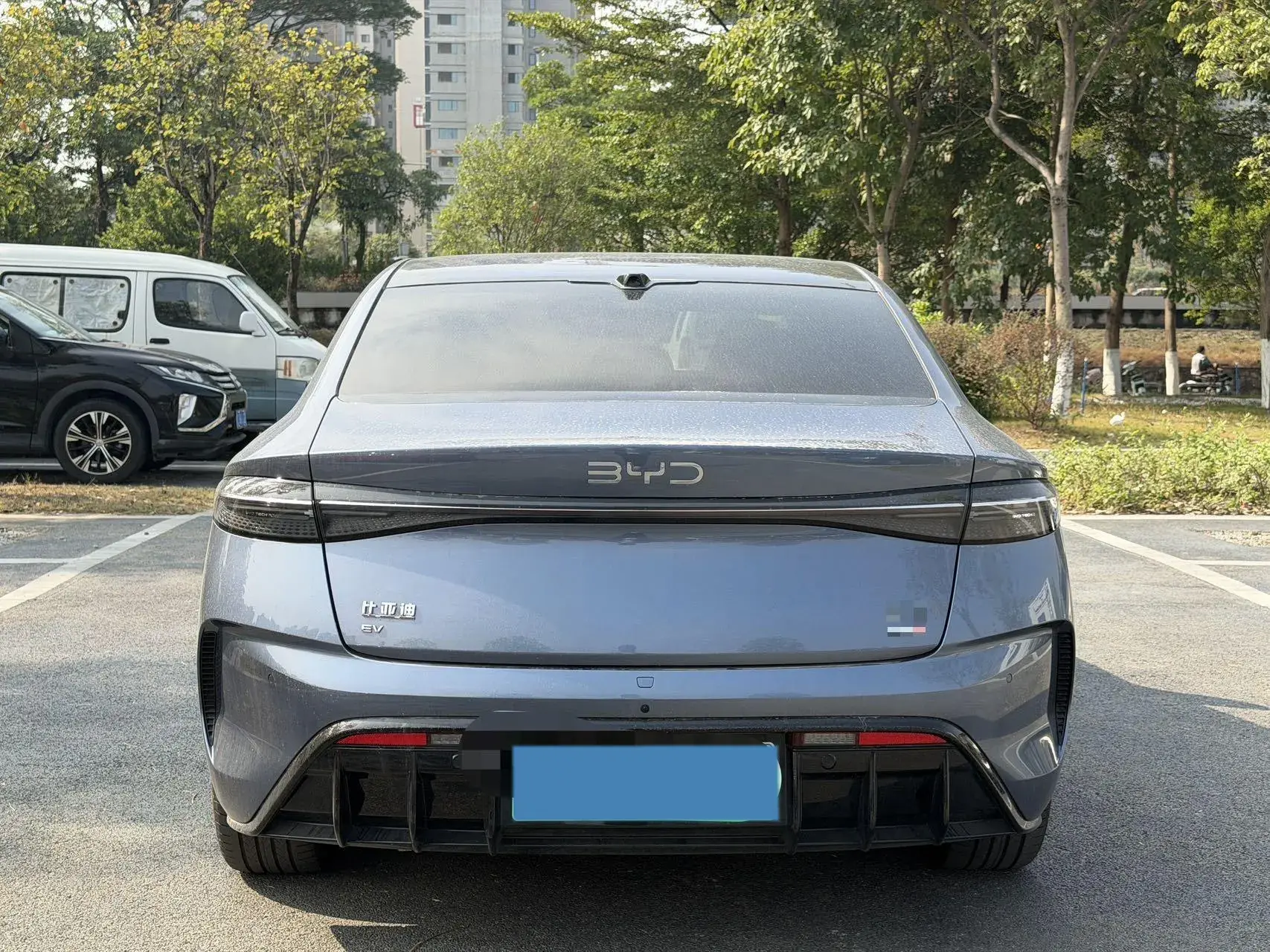 2025 BYD SEAL thumbnail 4