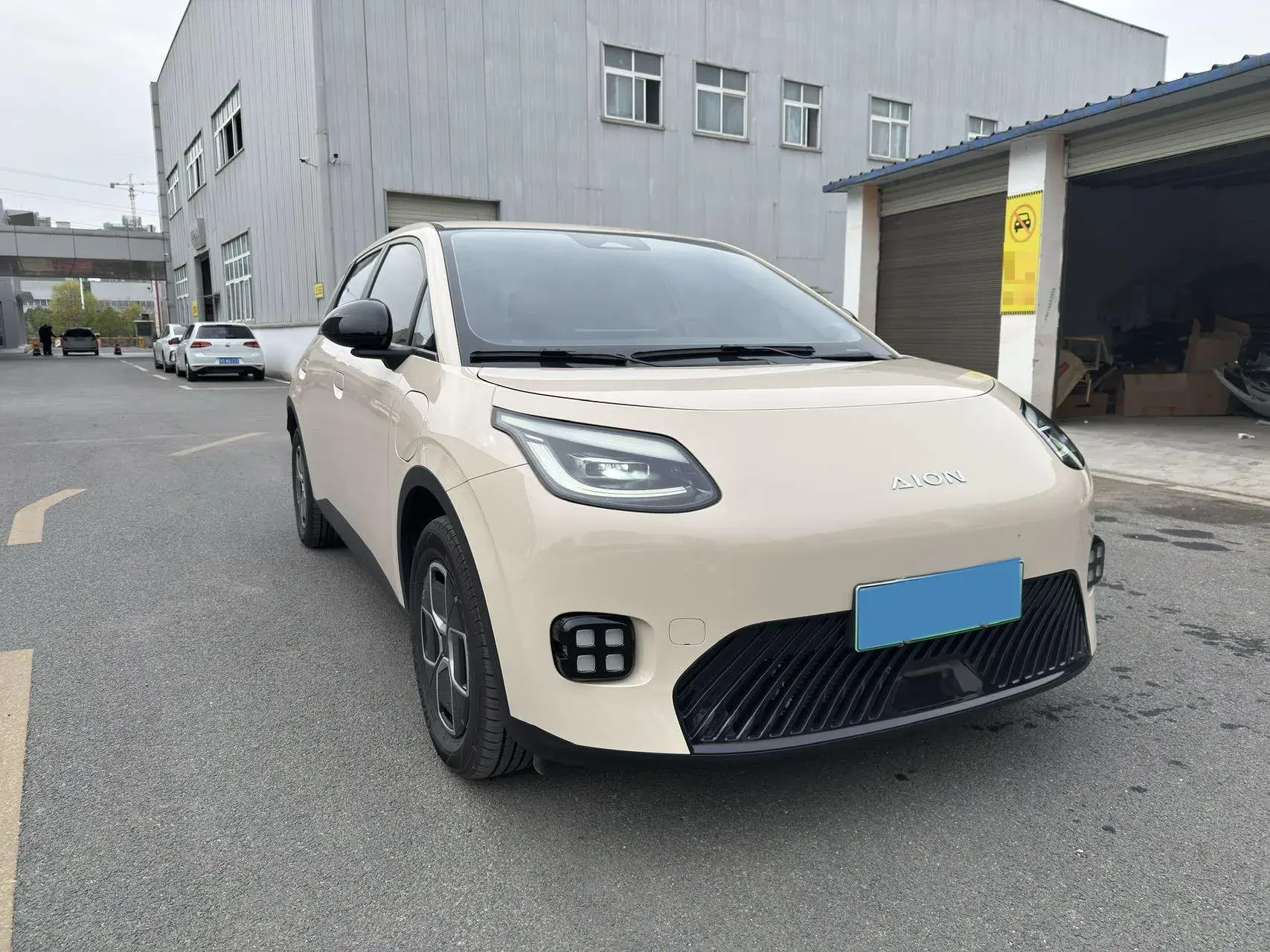 2025 AION AION thumbnail 3