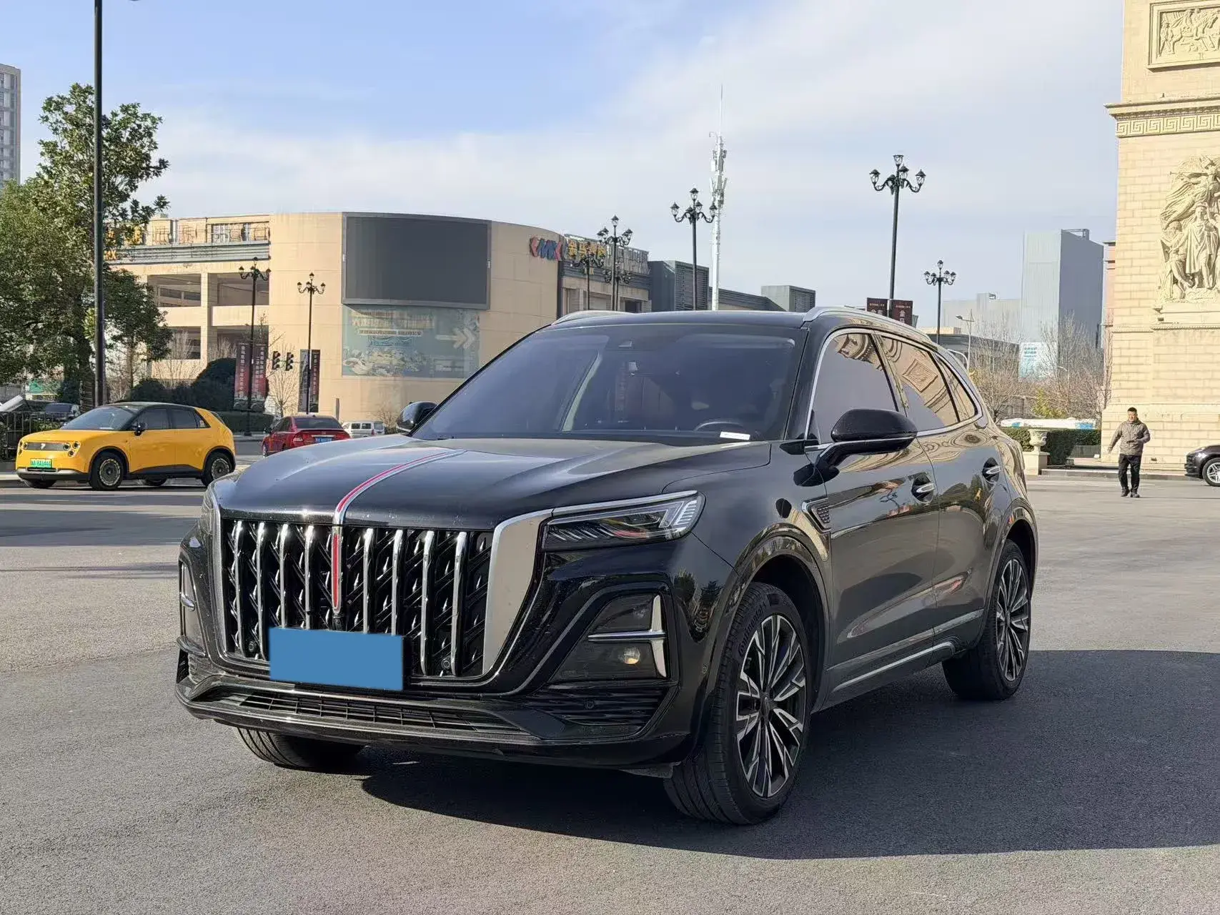 2023 HONGQI HS5 view 1