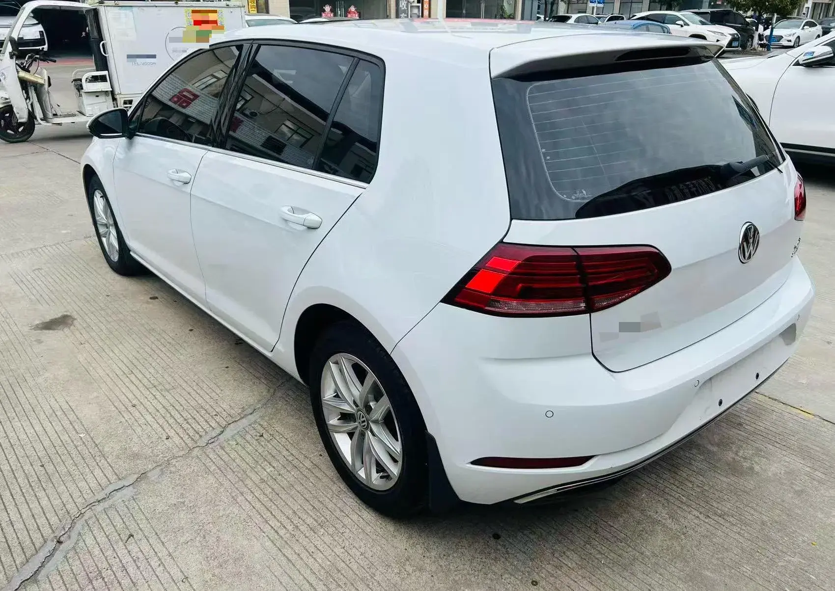 2018 VOLKSWAGEN GOLF thumbnail 2