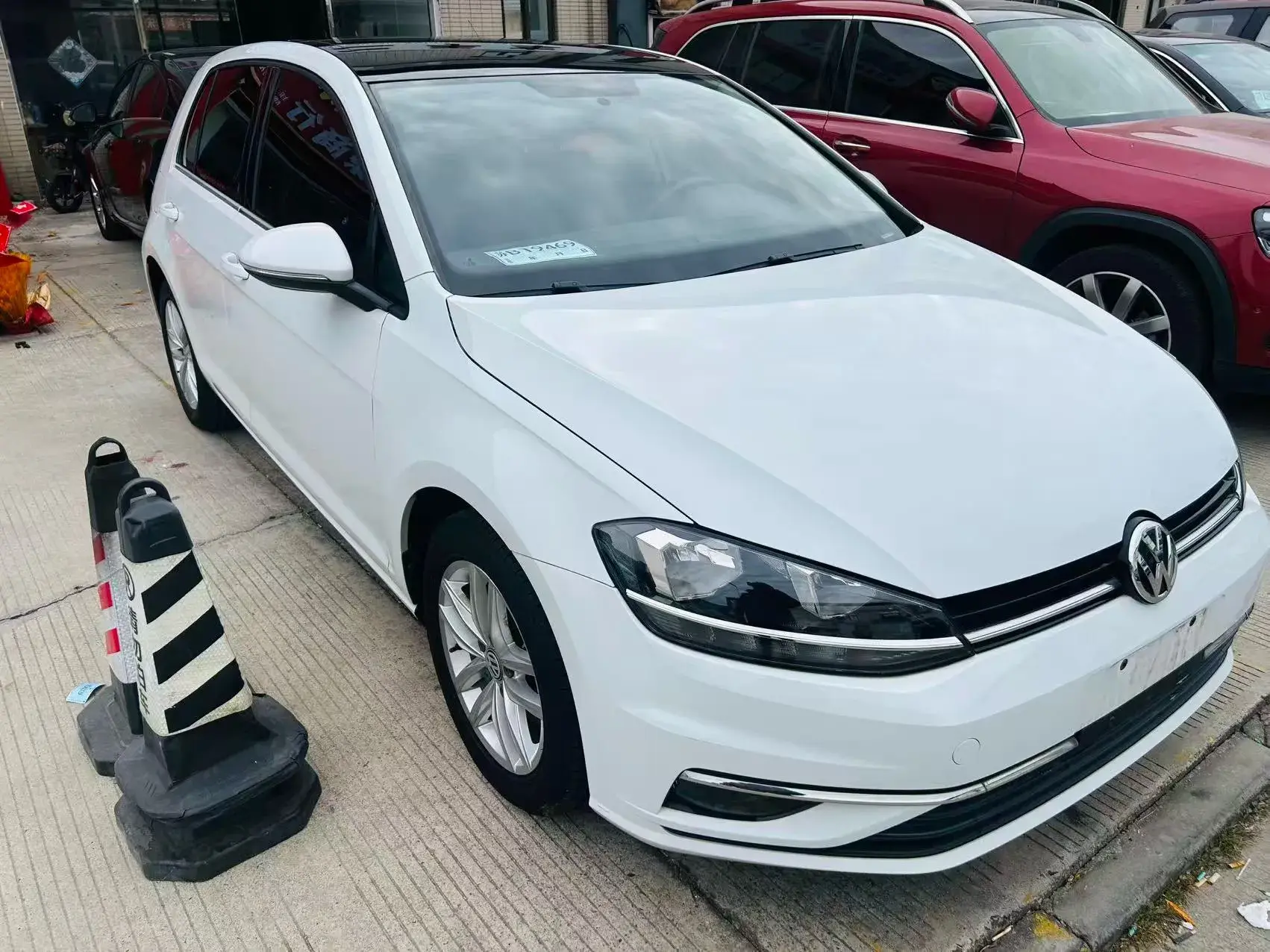 2018 VOLKSWAGEN GOLF thumbnail 4