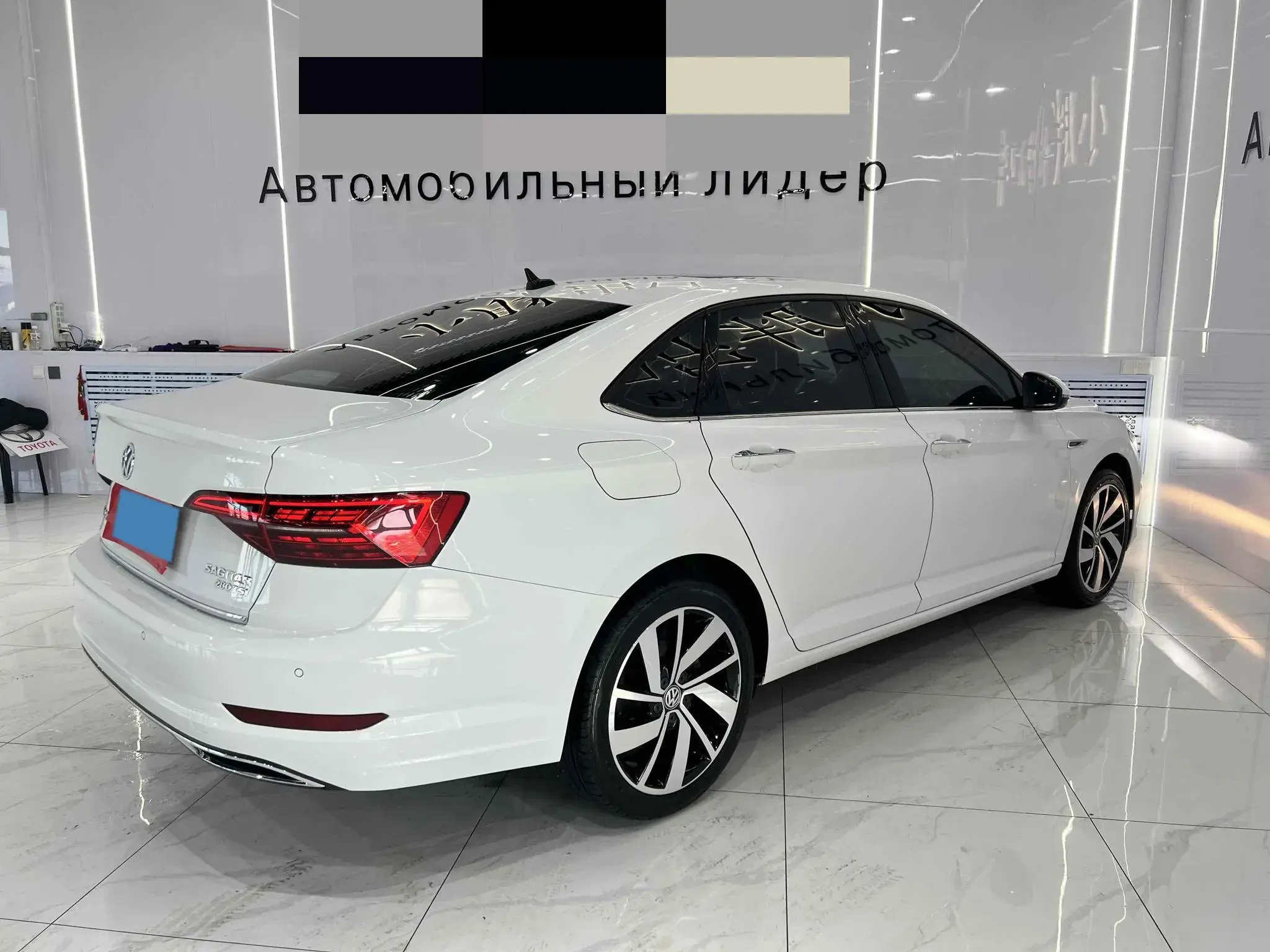 2022 VOLKSWAGEN SAGITAR thumbnail 4