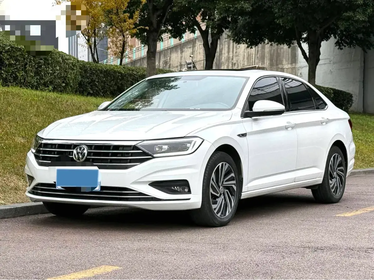 2021 Volkswagen Sagitar 1.2T 116HP L4 7DCT