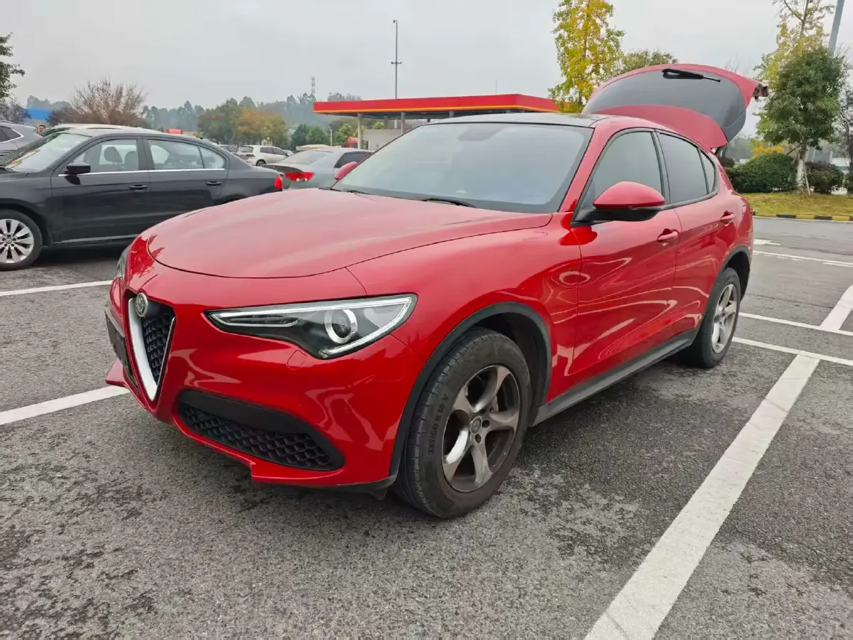 2017 Jaguar XE 2.0T 240HP L4 8AT