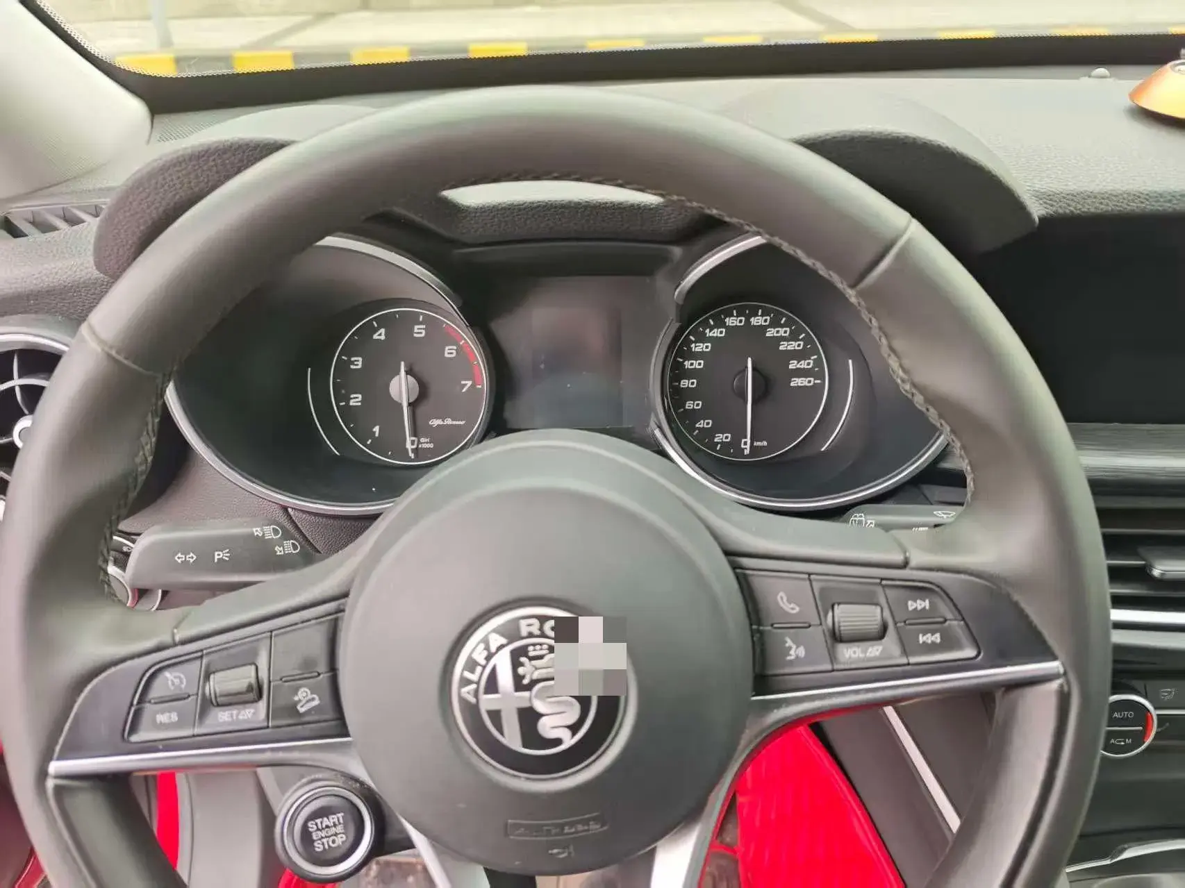 2017 JAGUAR XE thumbnail 4