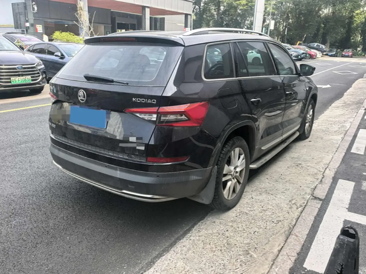 2018 Skoda Kodiak 2.0T 186HP L4 7DCT,autocango,china used car exporter,china ev exporter,chinese used car exporter,chinese used ev exporter