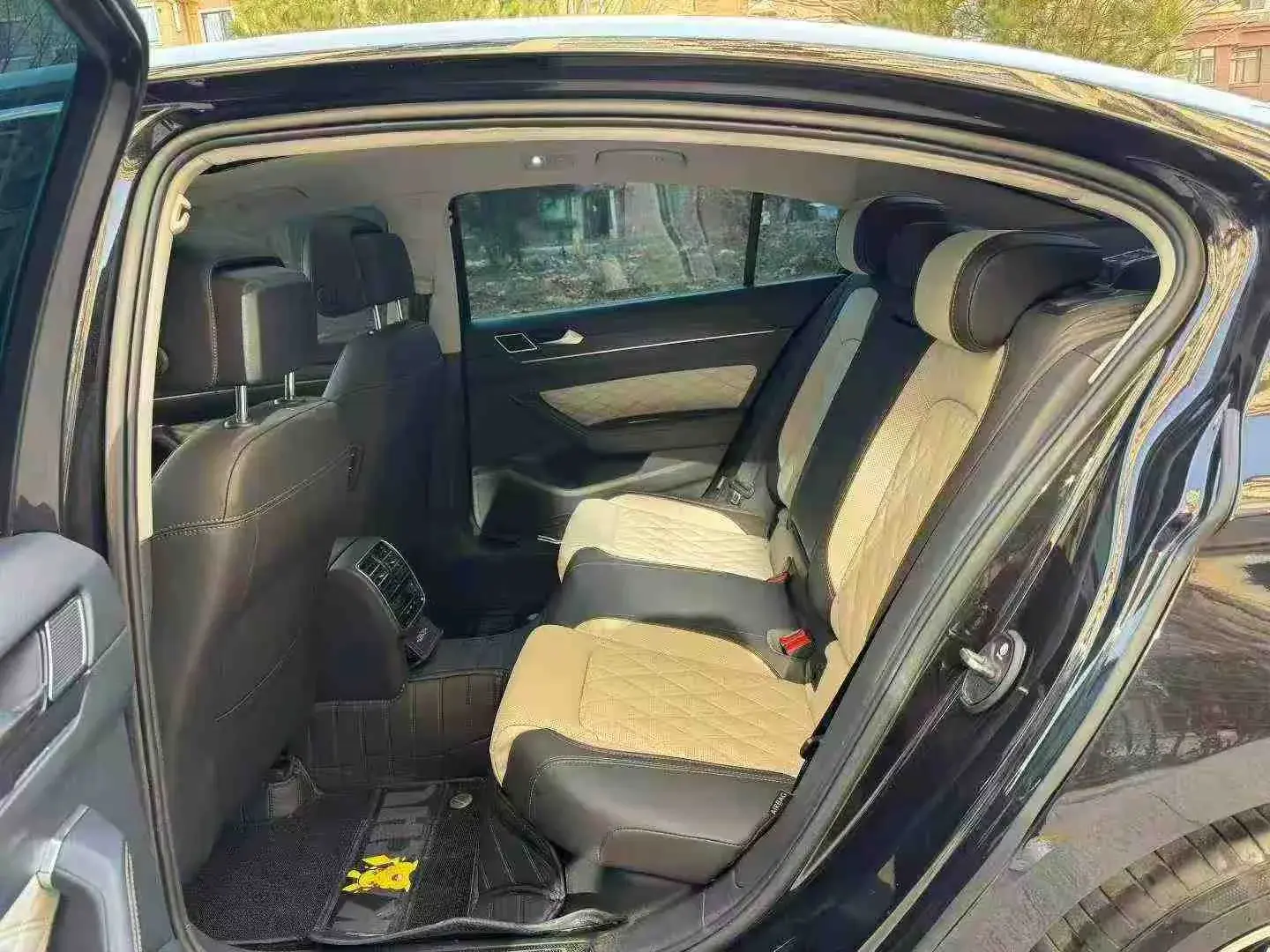 2023 VOLKSWAGEN MAGOTAN thumbnail 4