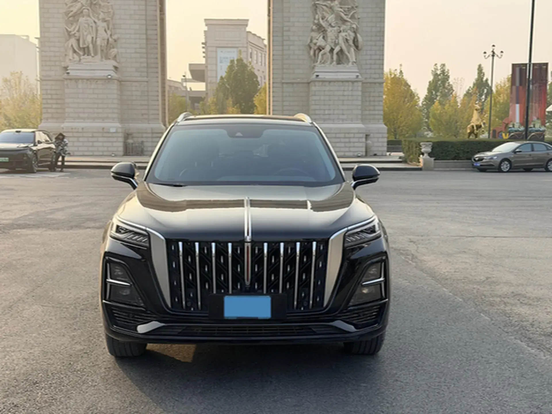 2023 HONGQI HS5 thumbnail 2