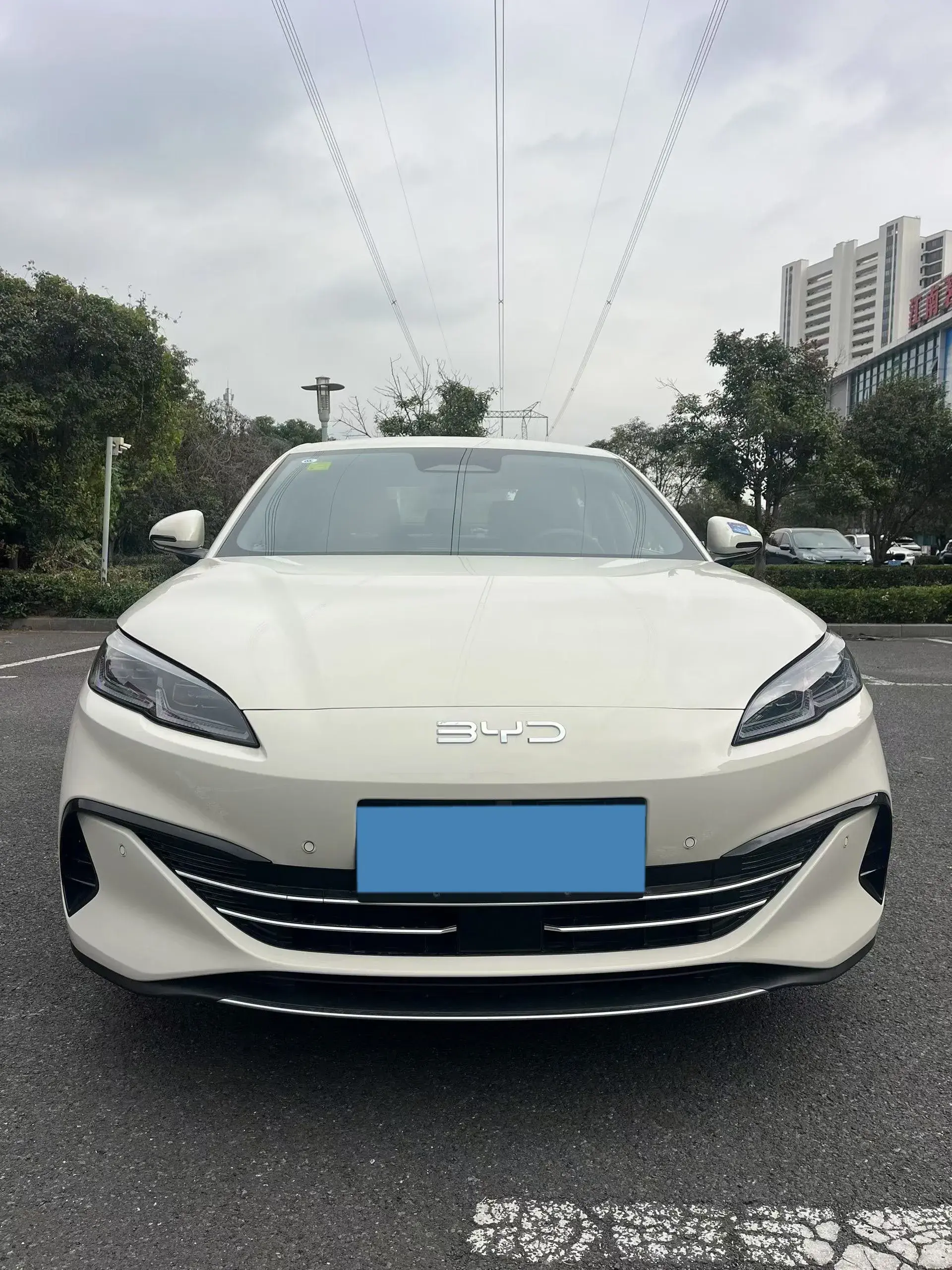 2025 BYD SEAL thumbnail 2