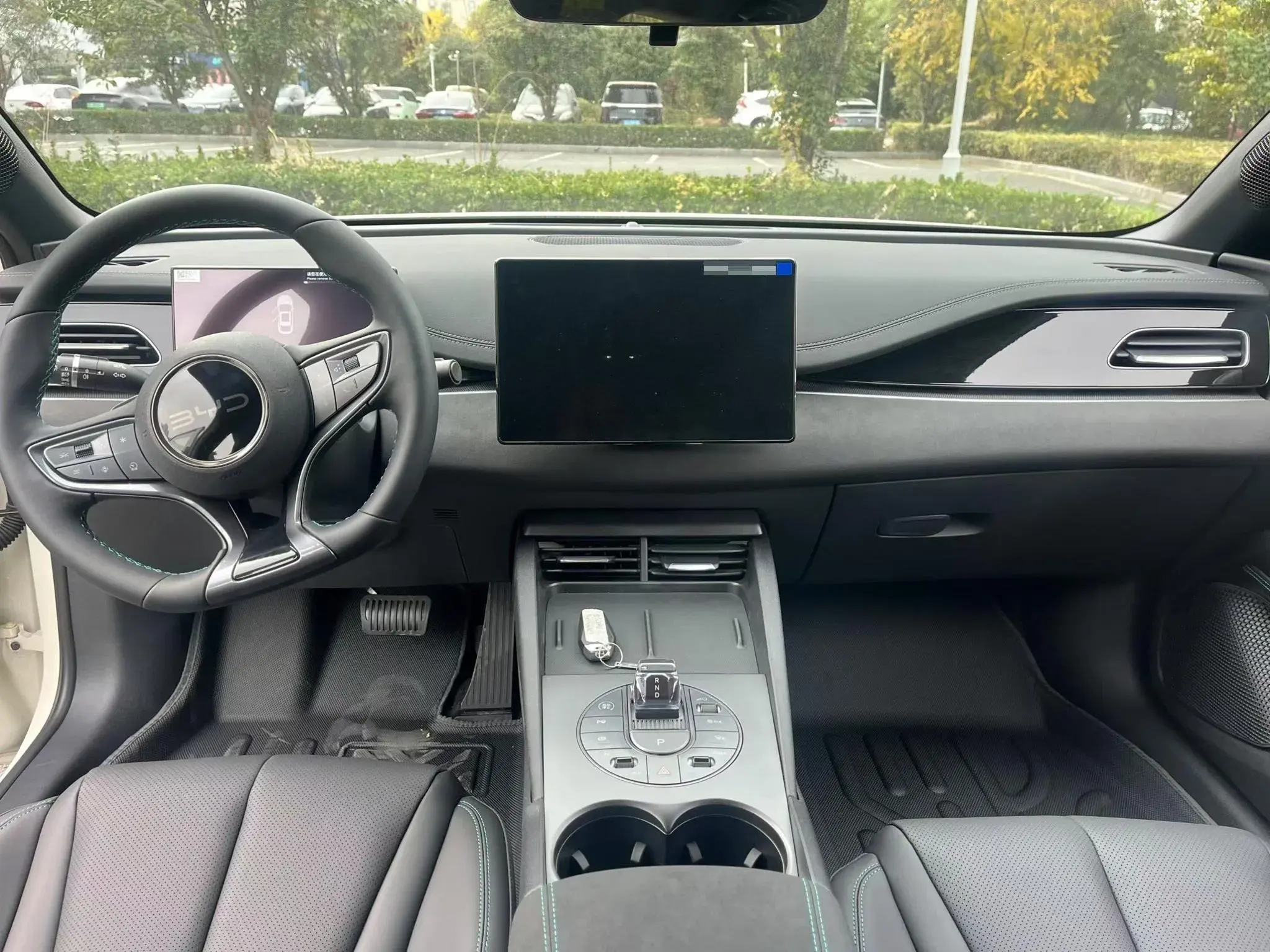 2025 BYD SEAL thumbnail 3