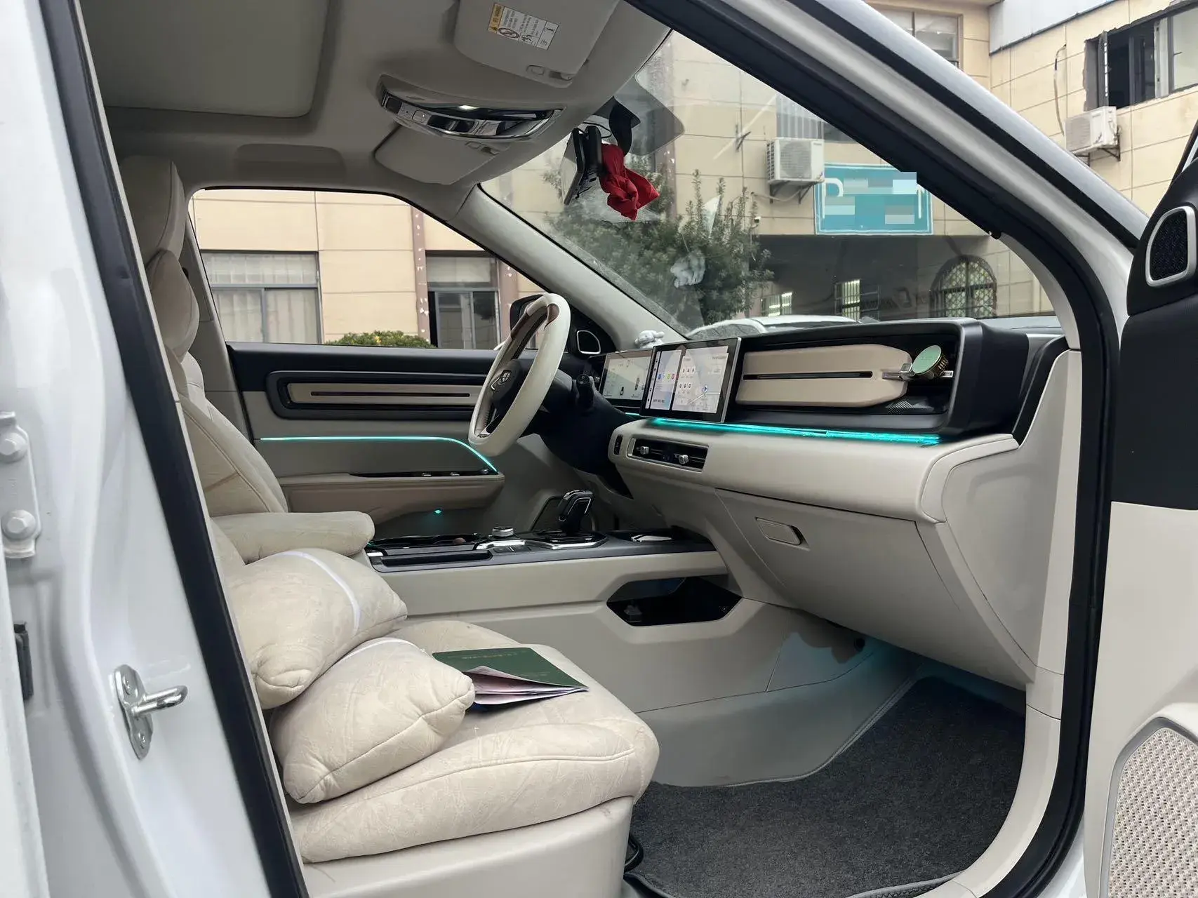 2023 GEELY ICON thumbnail 4