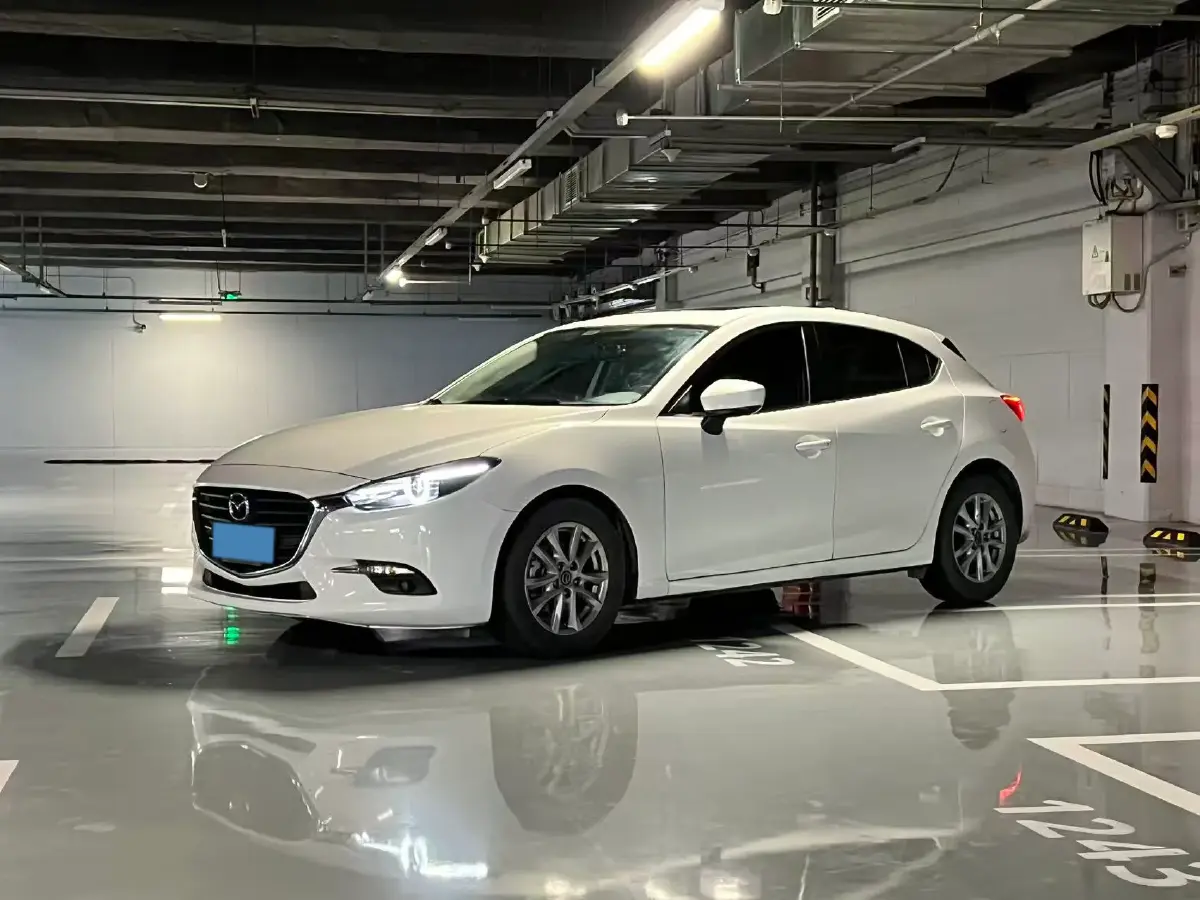 2017 Mazda 3 Axela 1.5L 117HP L4 6AT