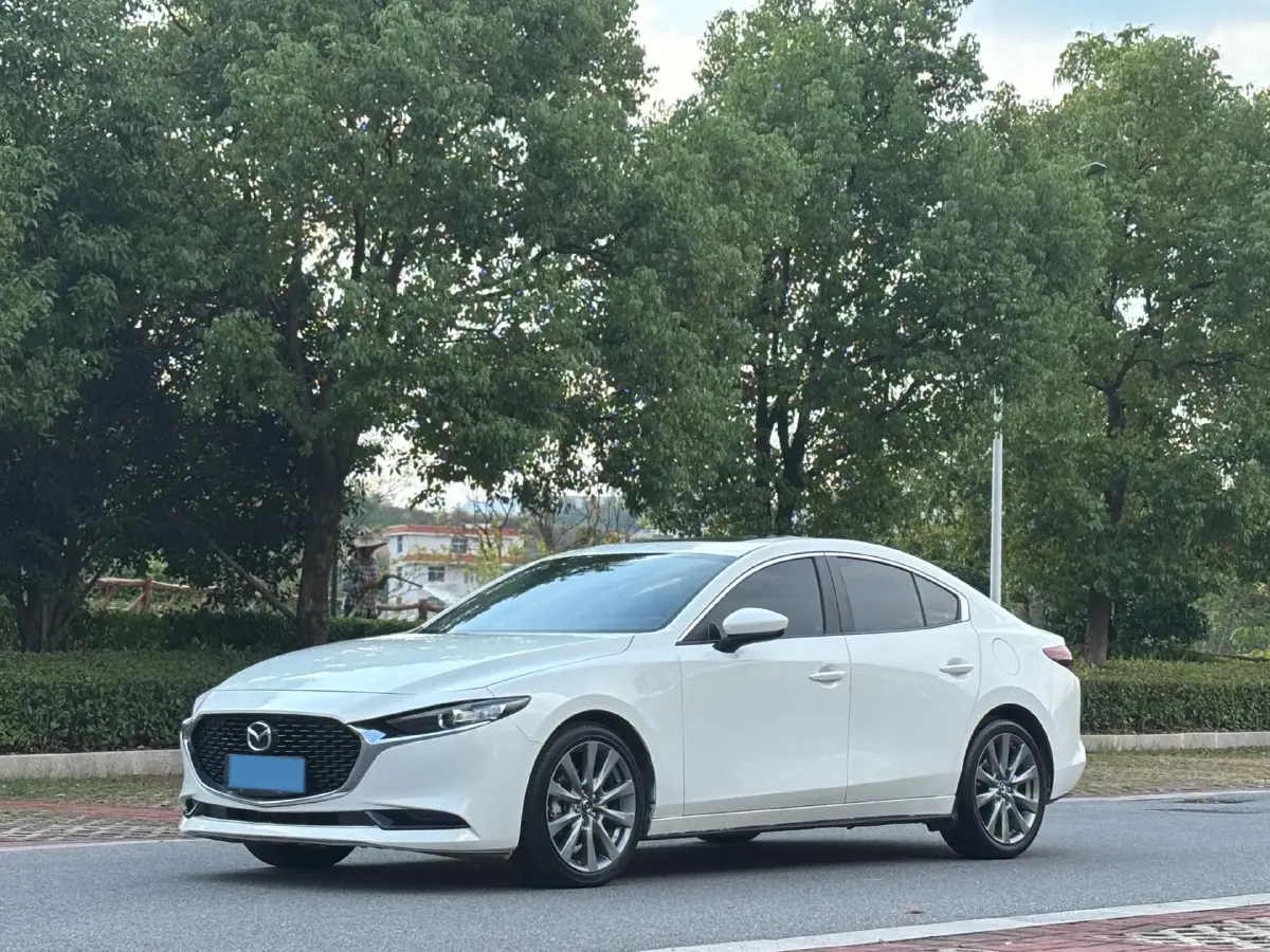 2021 Mazda 3 Axela 2.0L 158HP L4 6AT