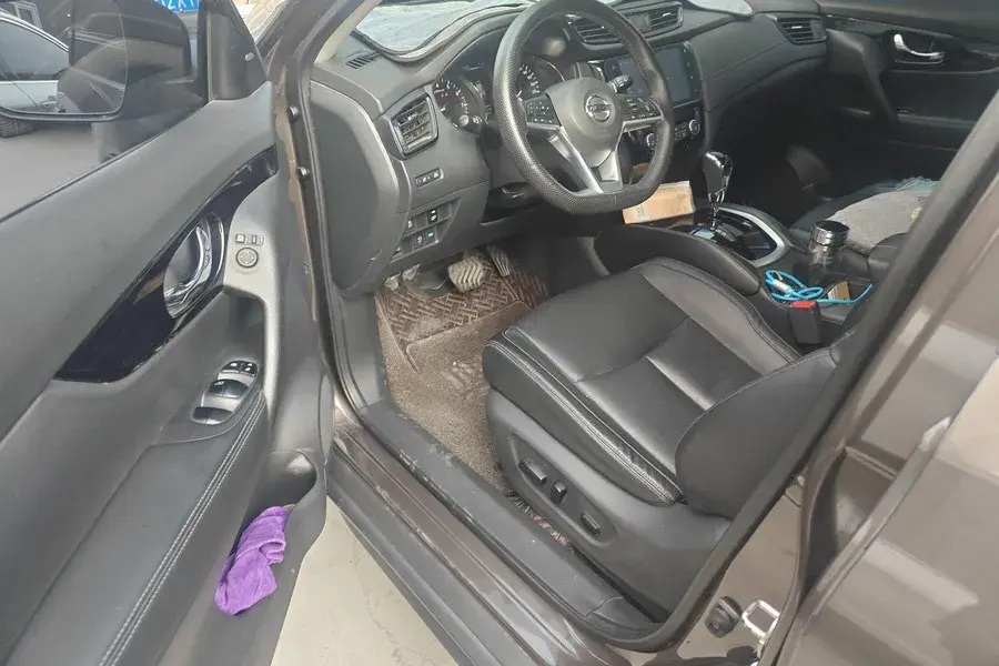 2021 NISSAN X-TRAIL thumbnail 3