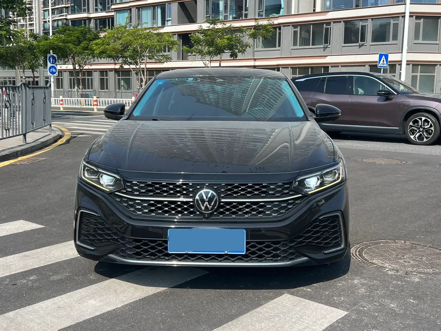 2023 VOLKSWAGEN PASSAT thumbnail 3